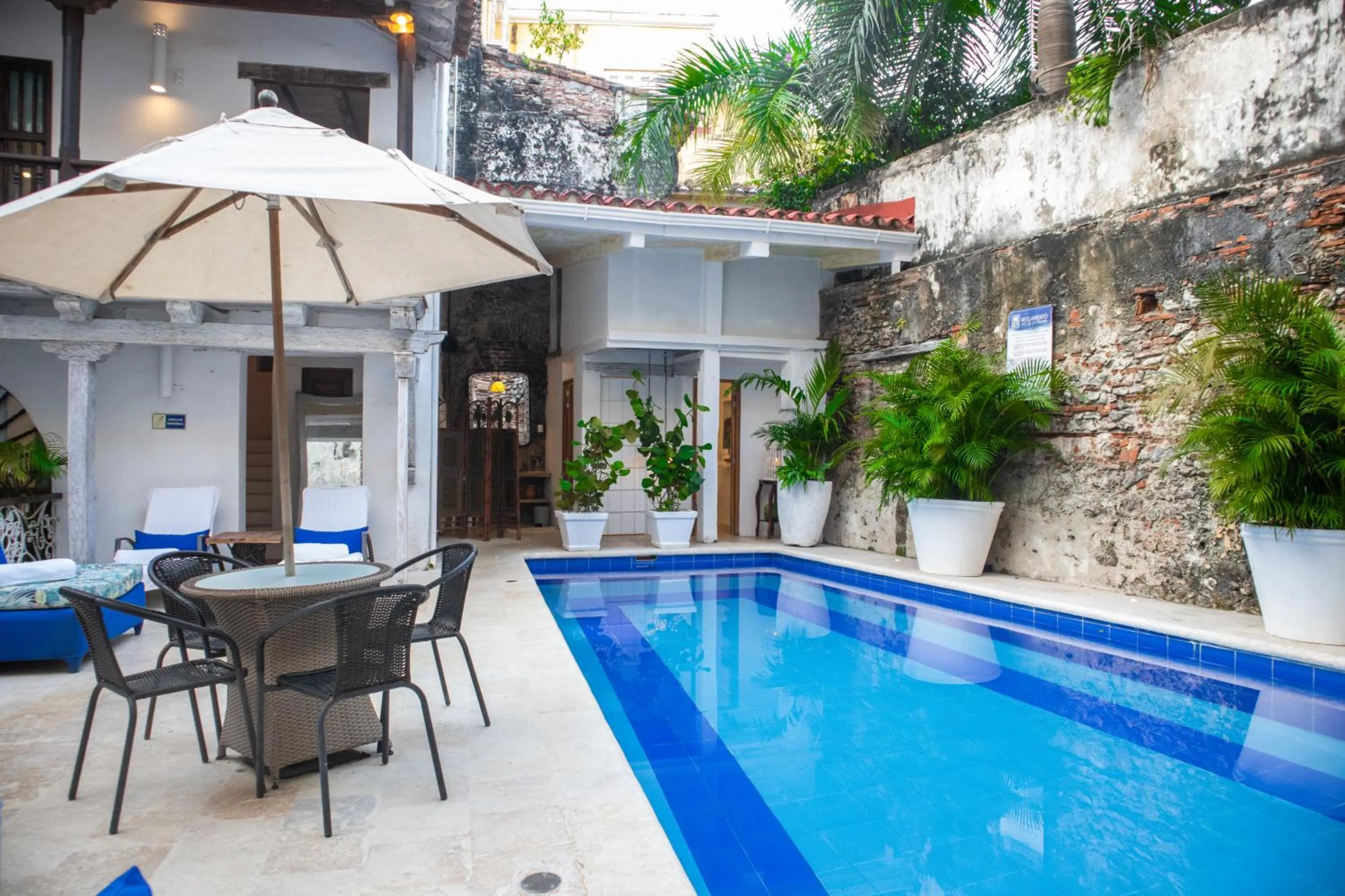 Pool view in Hotel Boutique El Marqués By GEH Suites