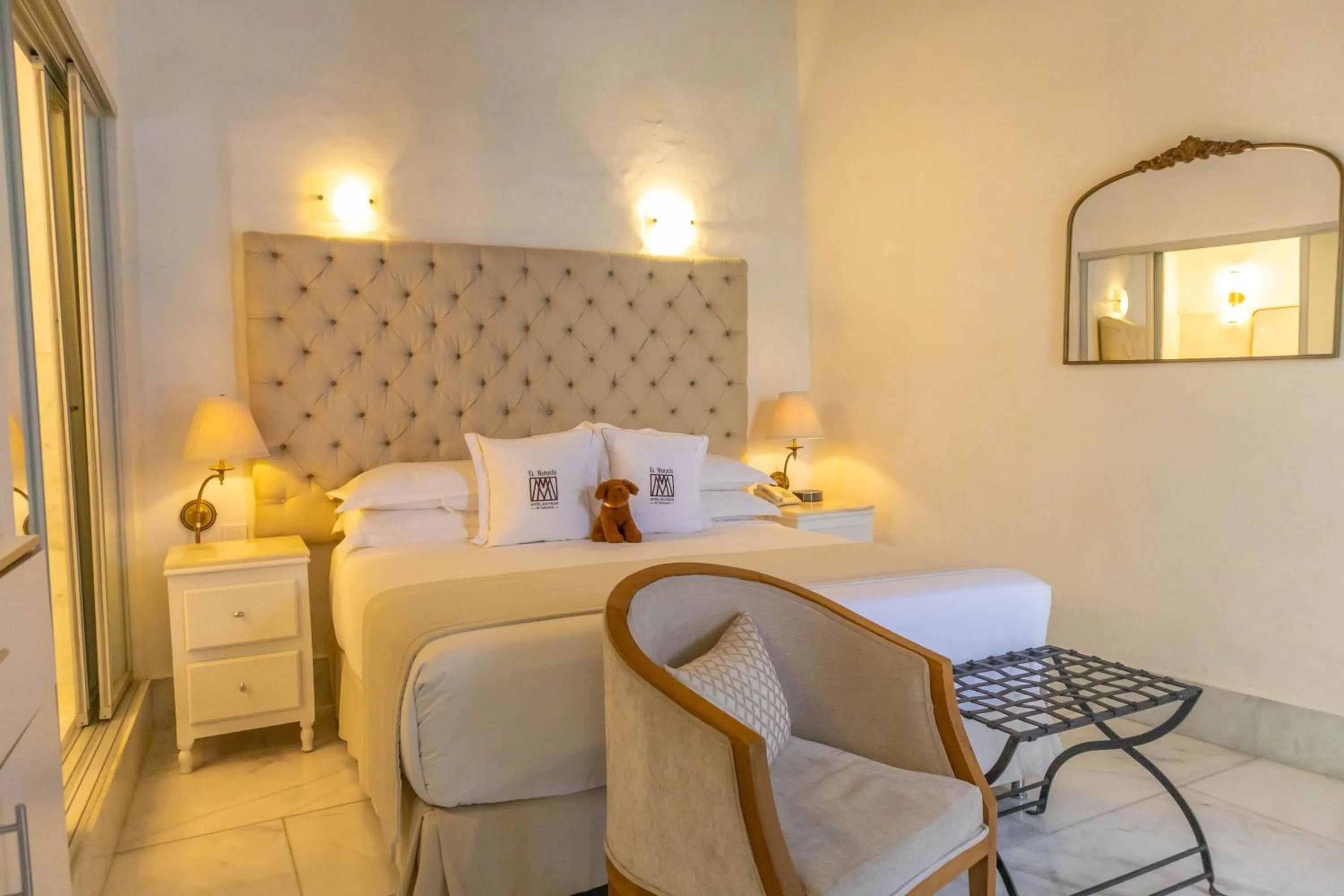 Bed in Hotel Boutique El Marqués By GEH Suites