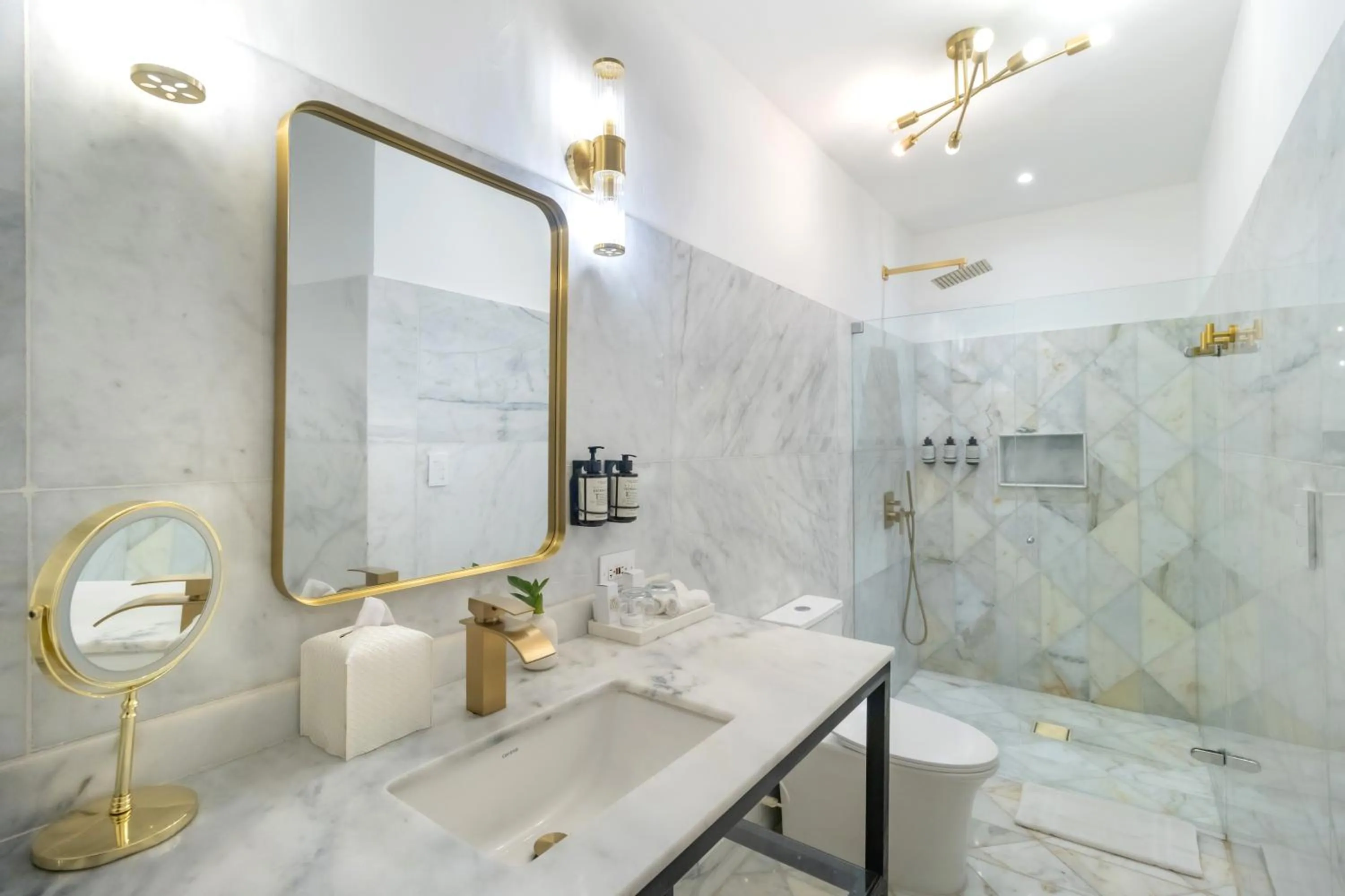 Bathroom in El Marques Hotel Boutique By GEH Suites