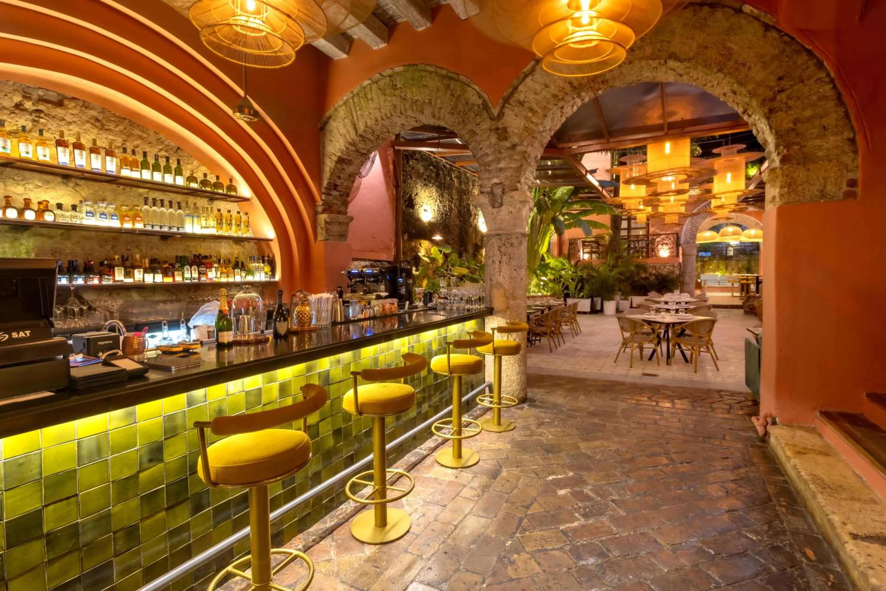 Lounge or bar in El Marques Hotel Boutique By GEH Suites