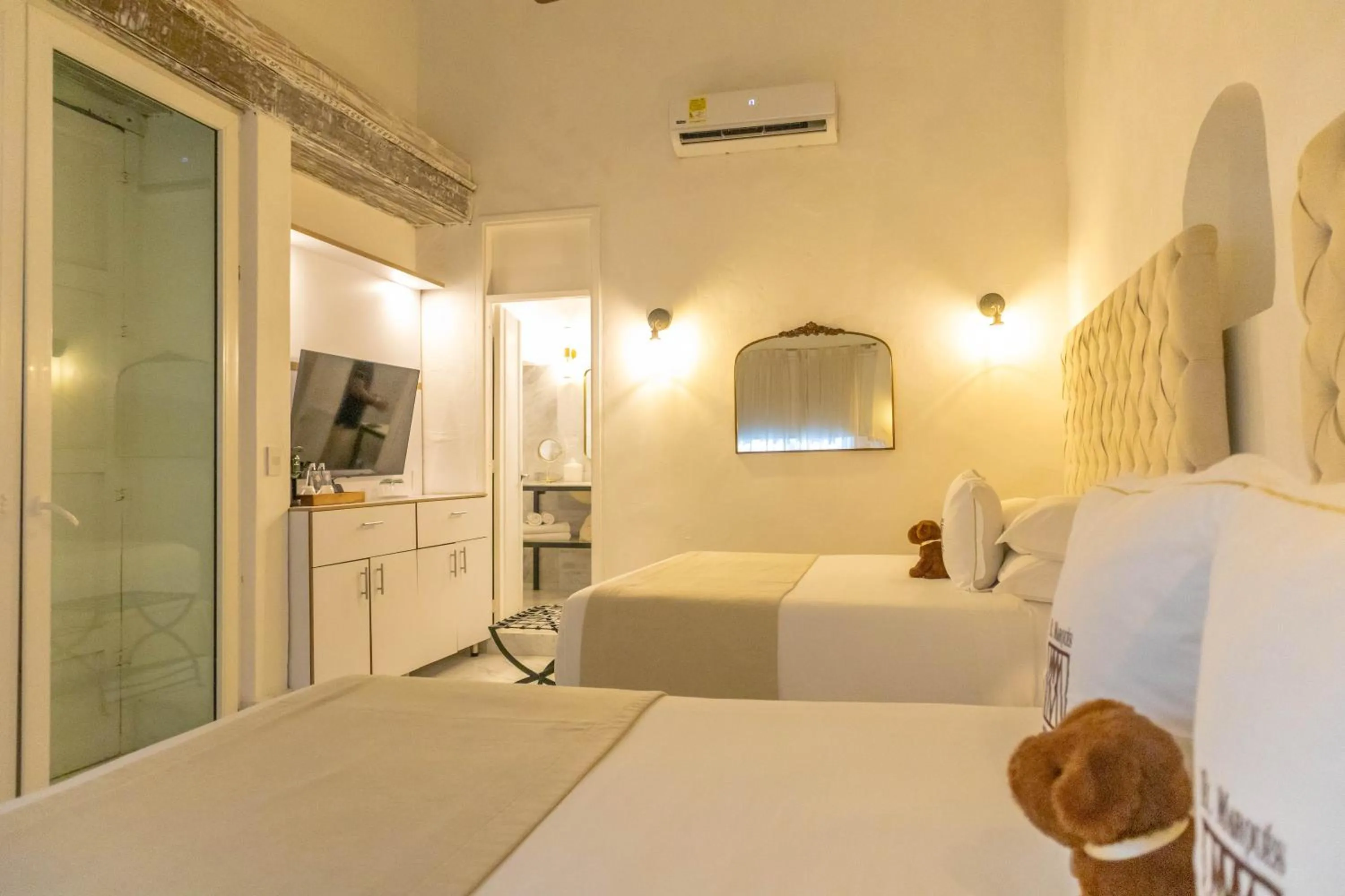 Bed in Hotel Boutique El Marqués By GEH Suites