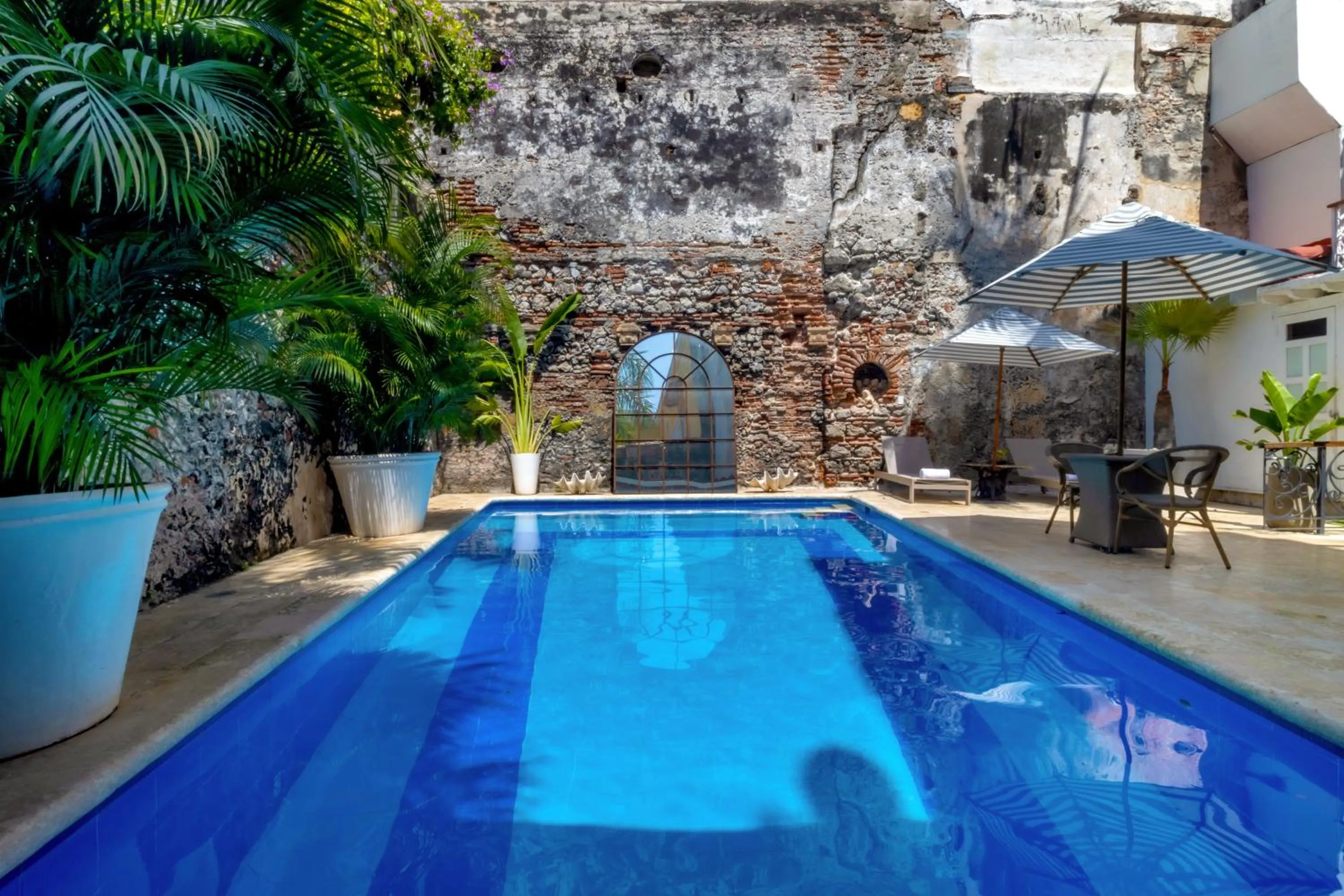 Day in El Marques Hotel Boutique By GEH Suites