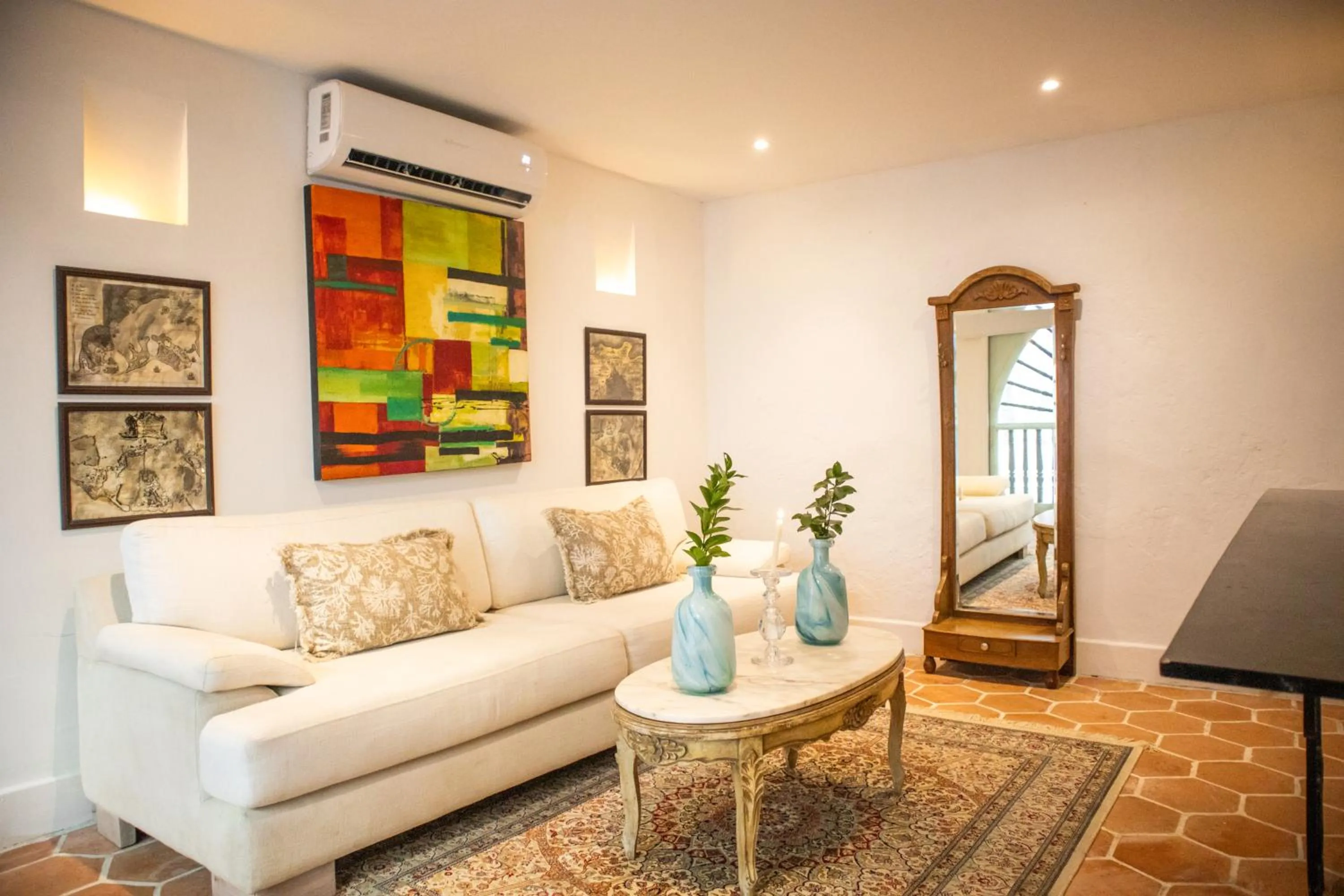 Photo of the whole room in Hotel Boutique El Marqués By GEH Suites