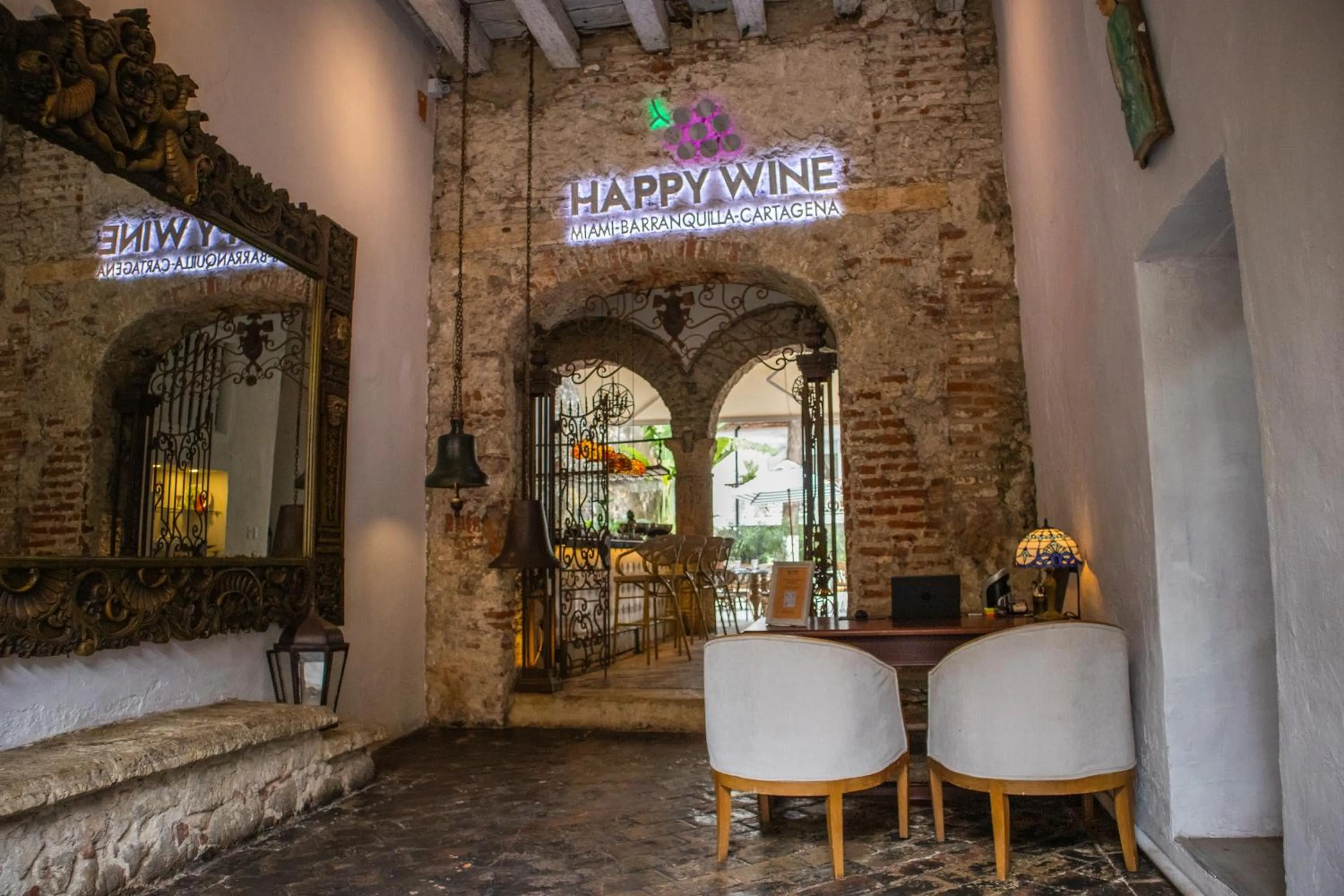 Lobby or reception in Hotel Boutique El Marqués By GEH Suites