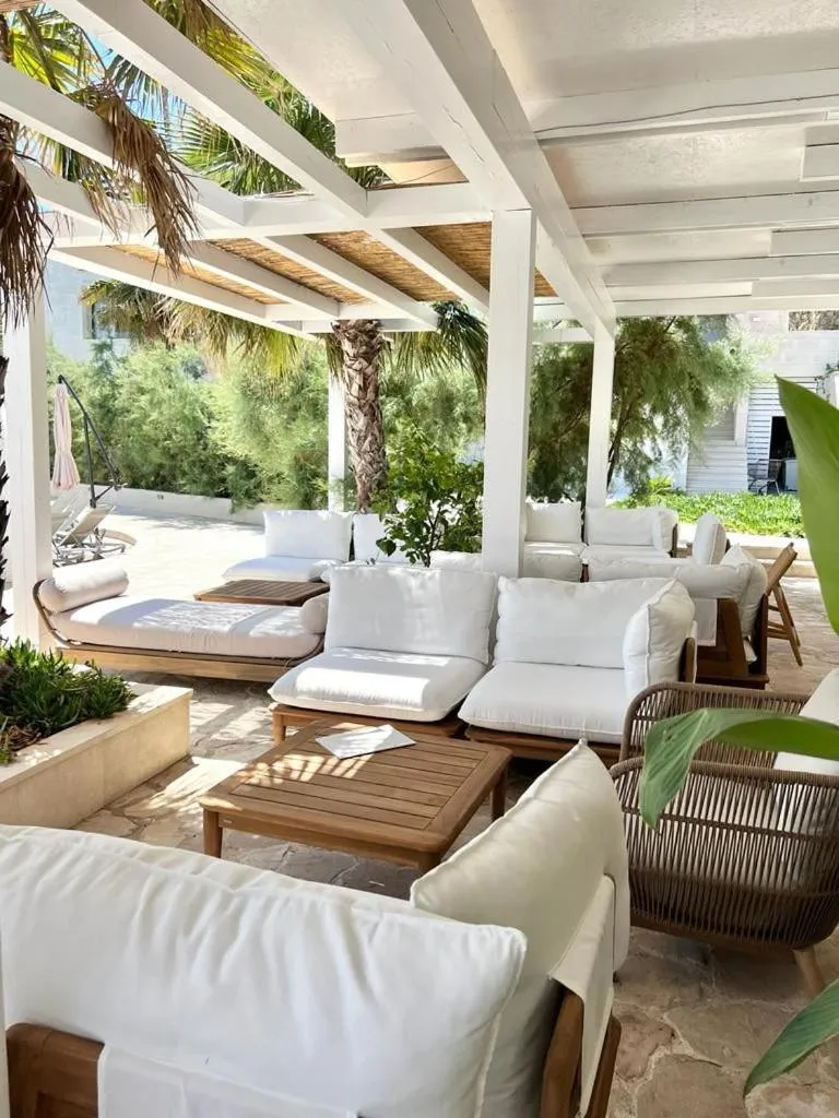 Lounge or bar in Kalamota Beach House