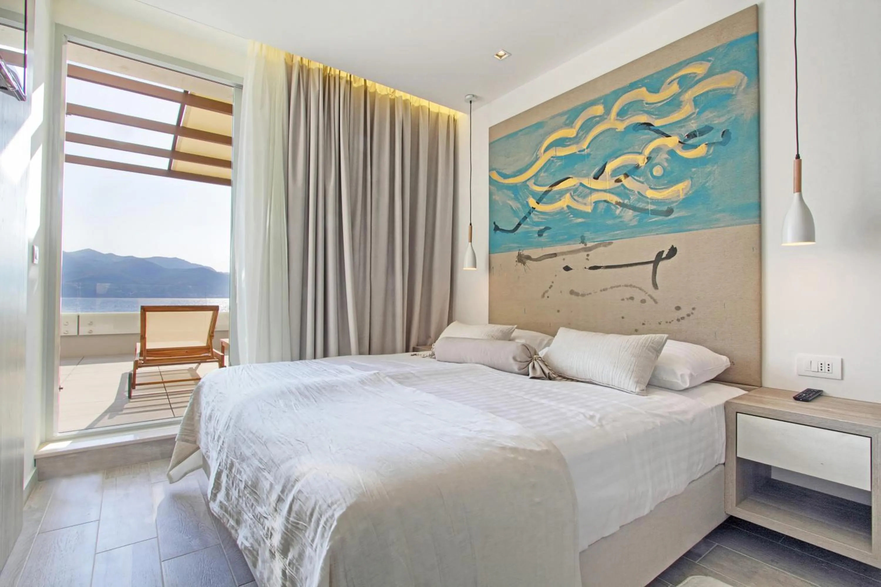 Bedroom, Bed in Kalamota Beach House