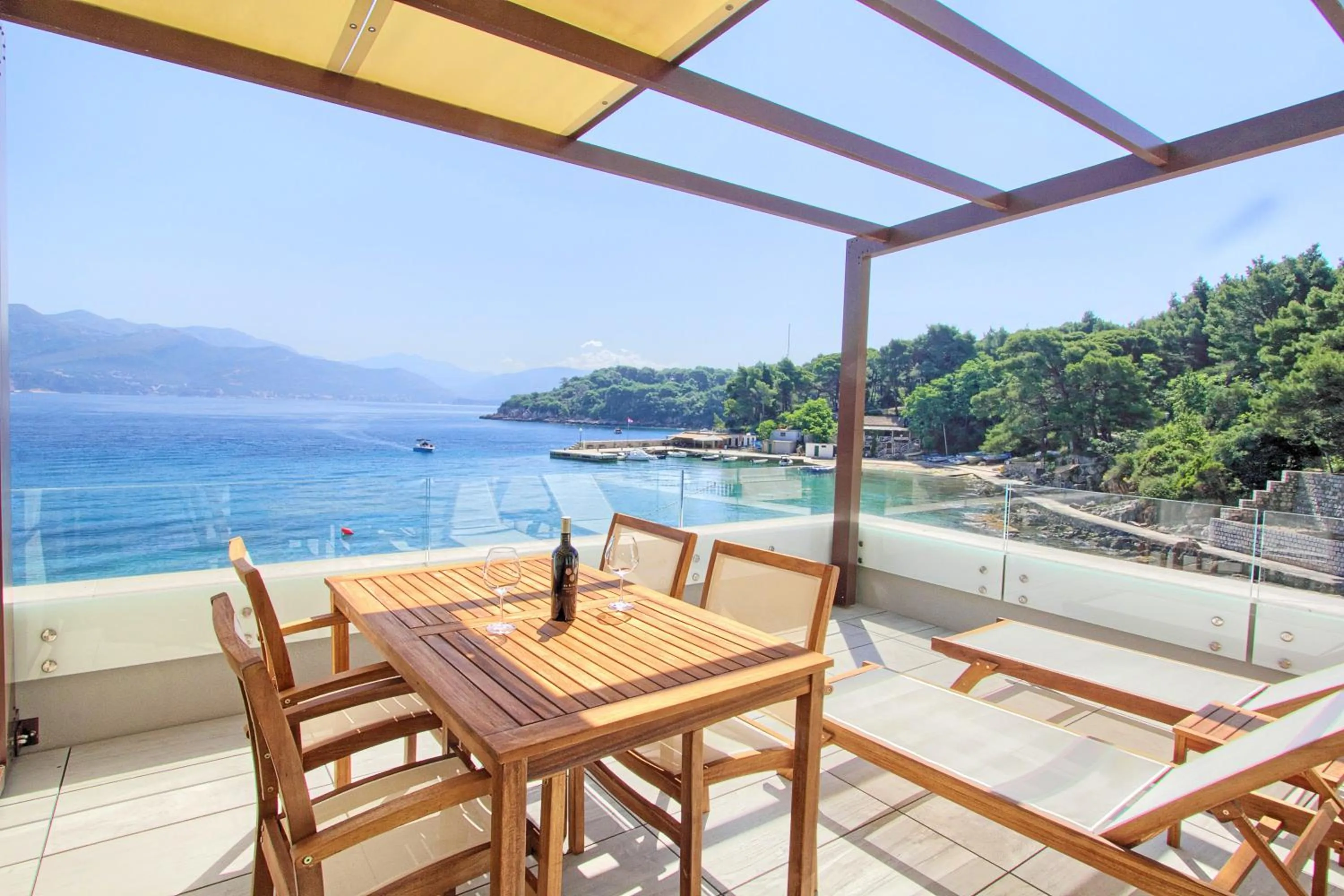Balcony/Terrace in Kalamota Beach House