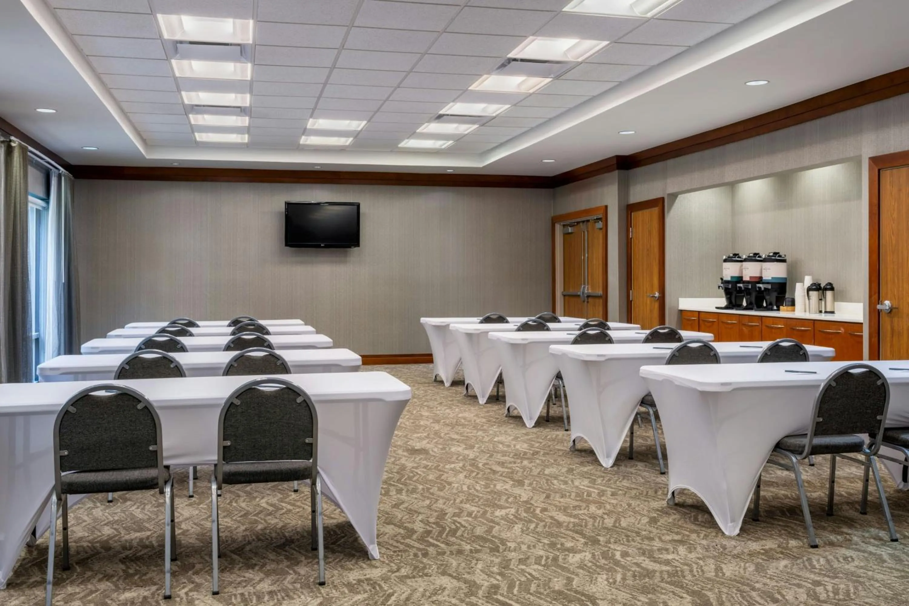 Meeting/conference room in SpringHill Suites by Marriott Charleston North