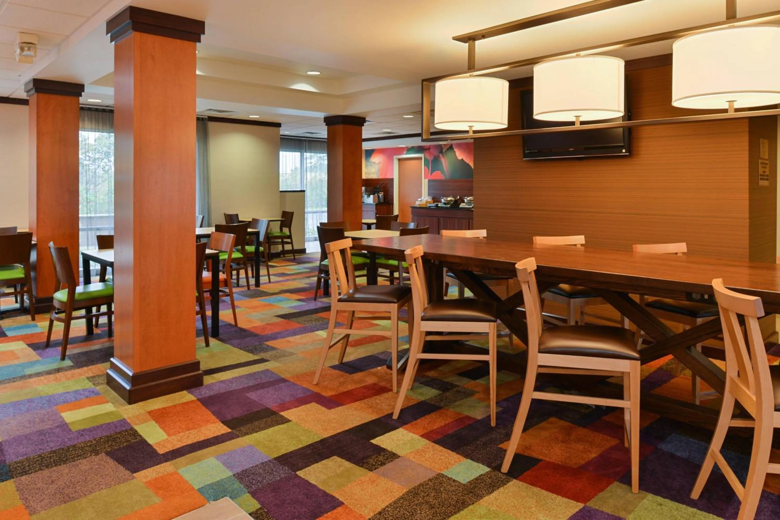 Restaurant/places to eat in Fairfield Inn & Suites Cleveland Avon