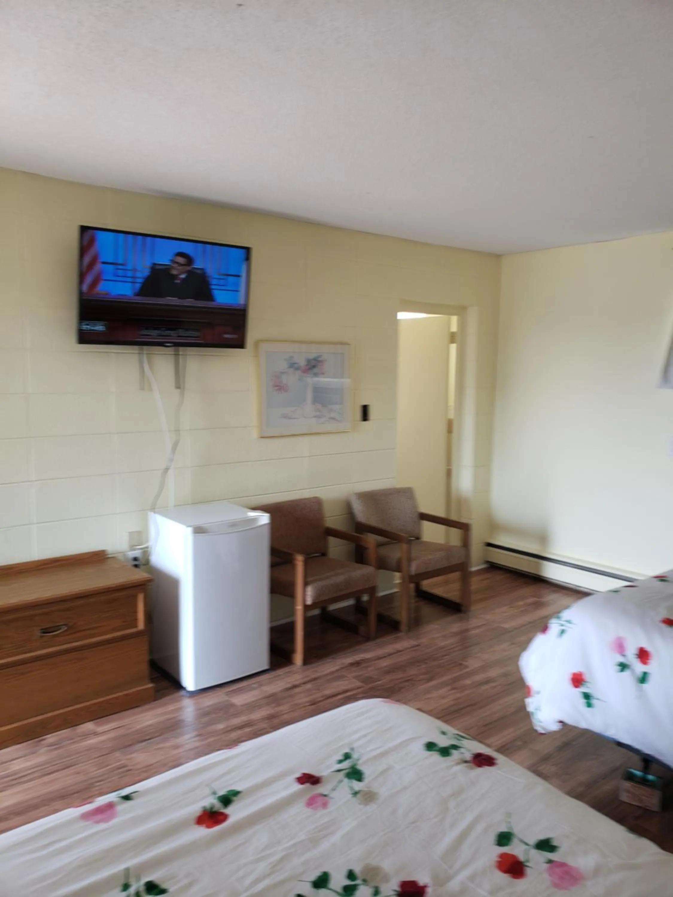 Bed in Olympia Motel