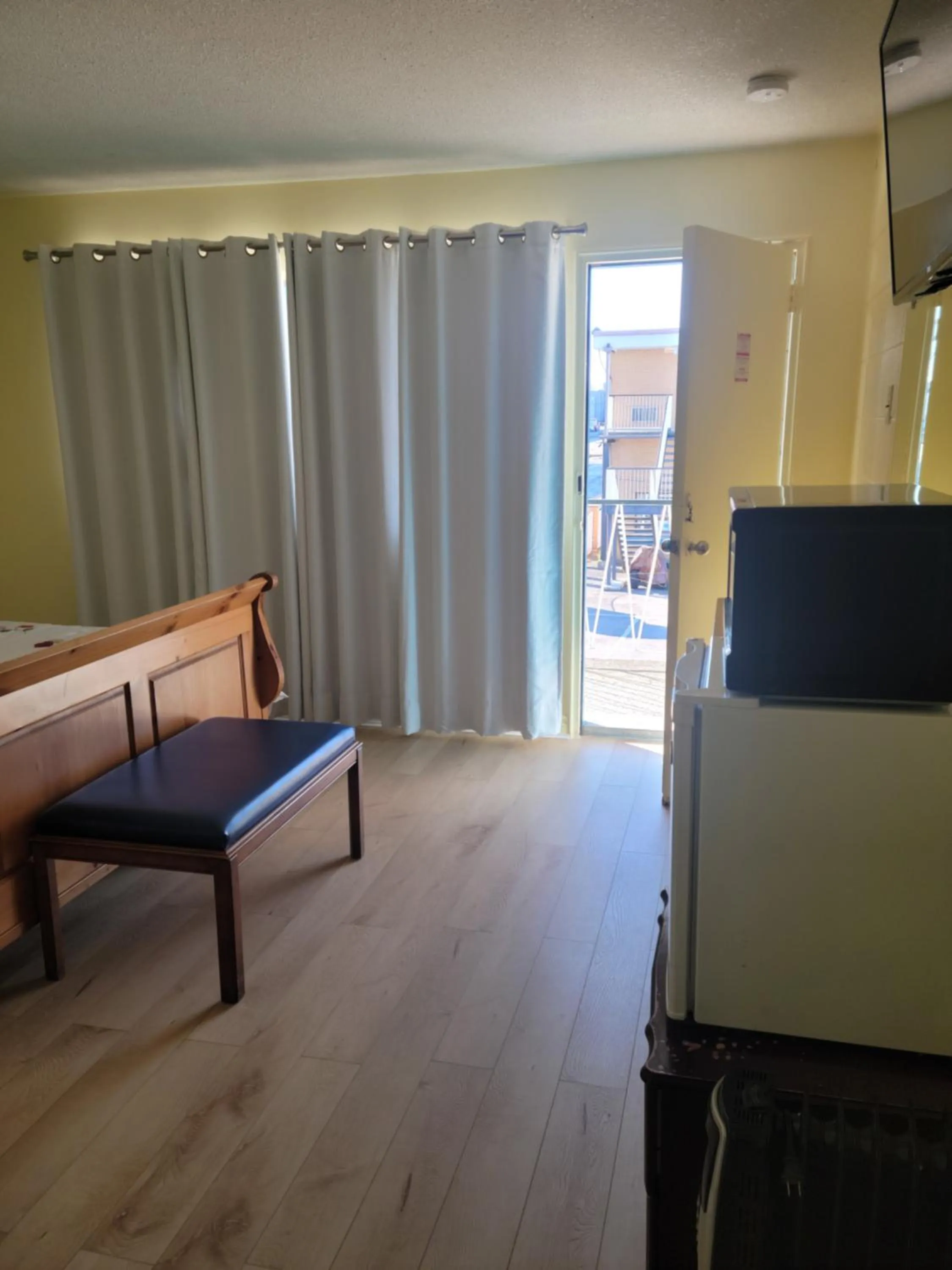 Bed in Olympia Motel