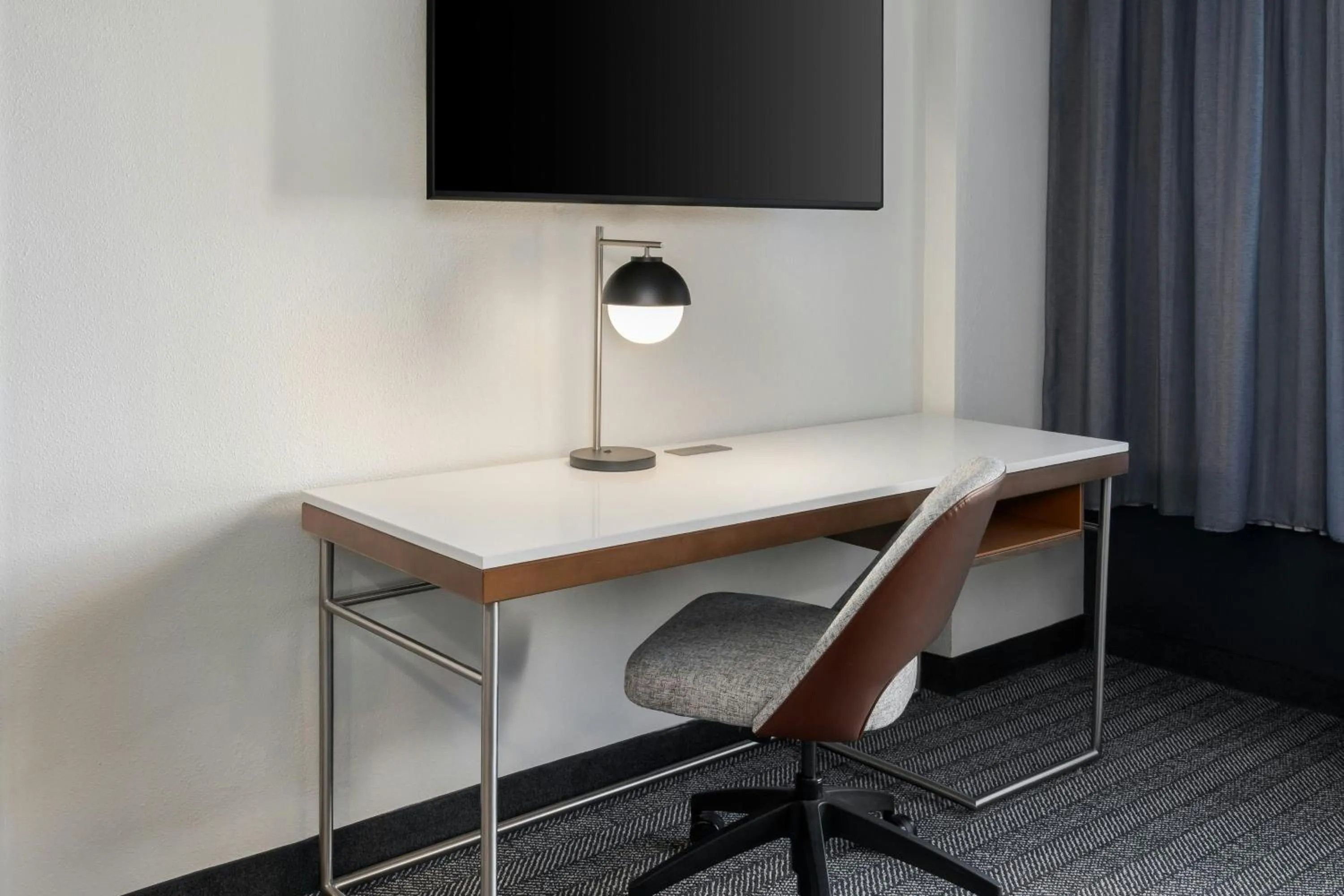 Photo of the whole room in Courtyard by Marriott Chattanooga Downtown