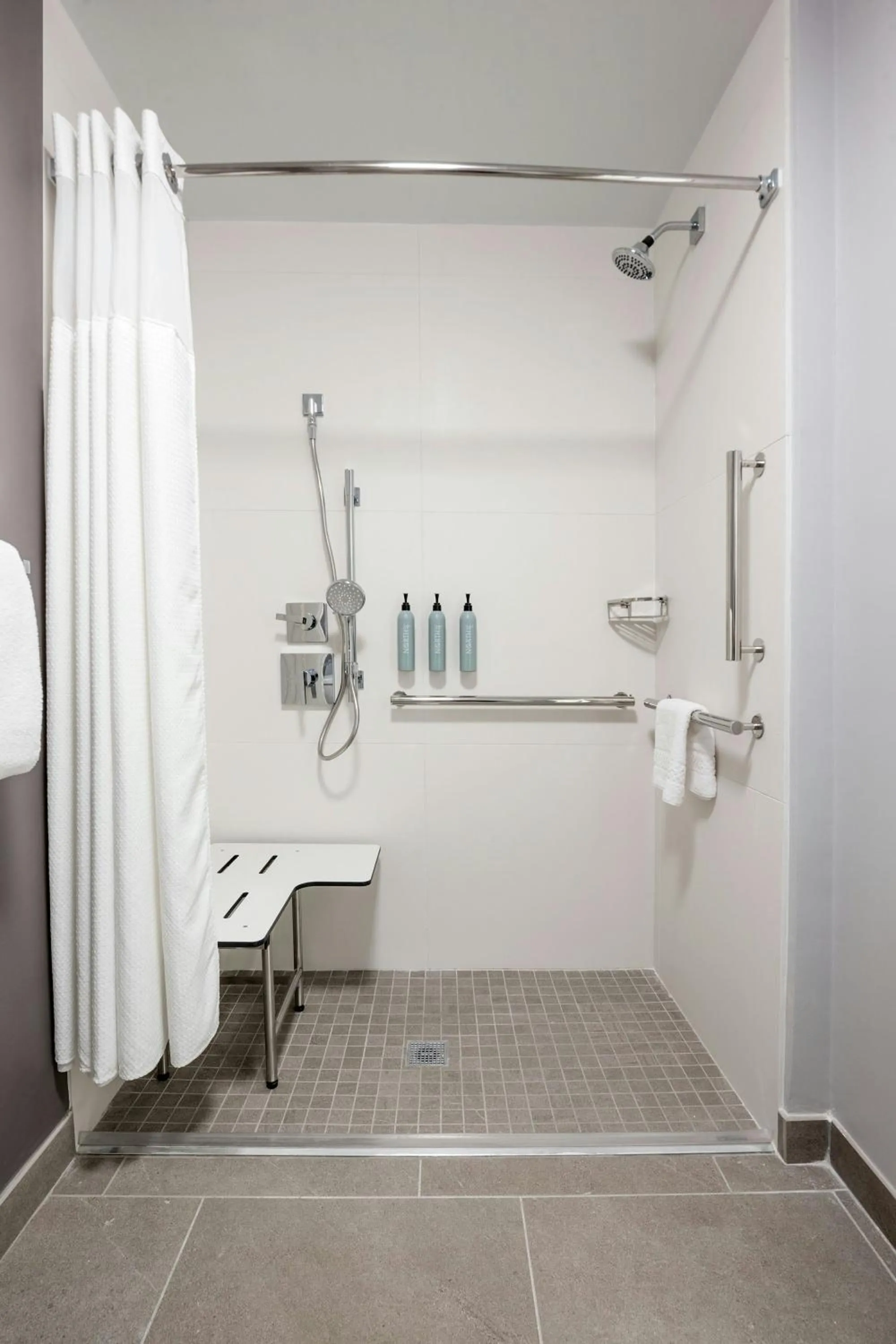 Bathroom in Courtyard by Marriott Charlotte Ballantyne