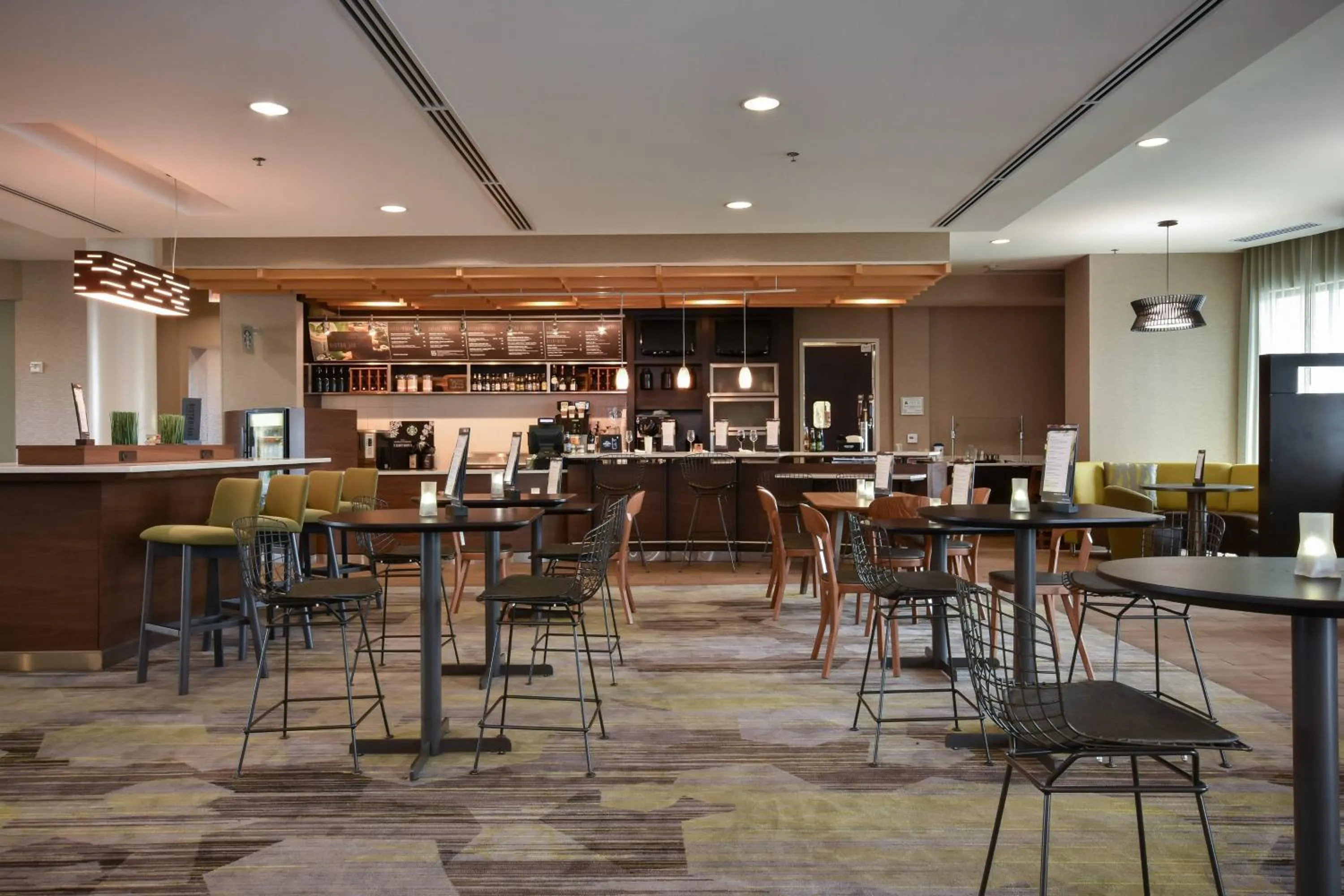 Restaurant/places to eat in Courtyard Charlotte Concord