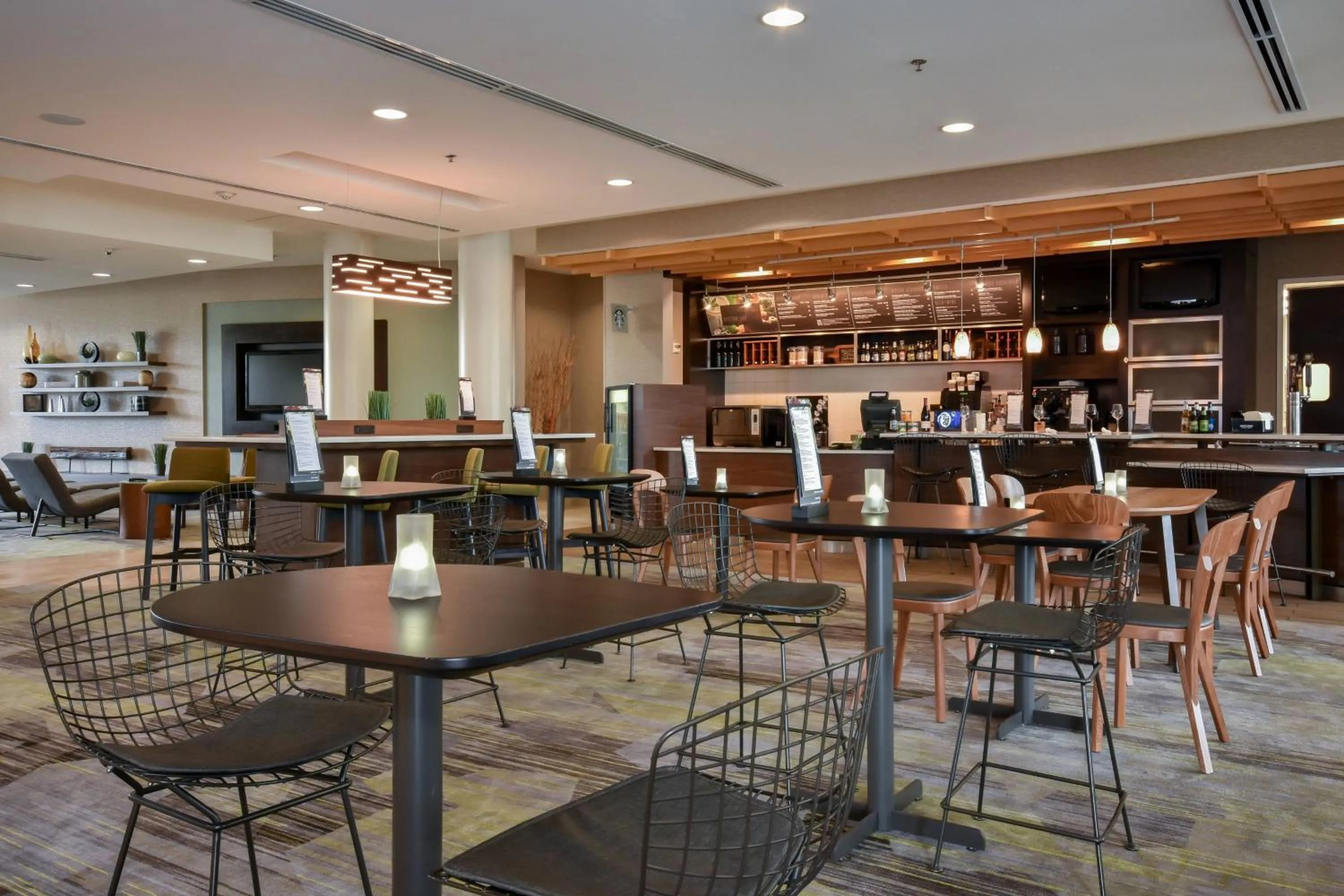 Restaurant/places to eat in Courtyard Charlotte Concord