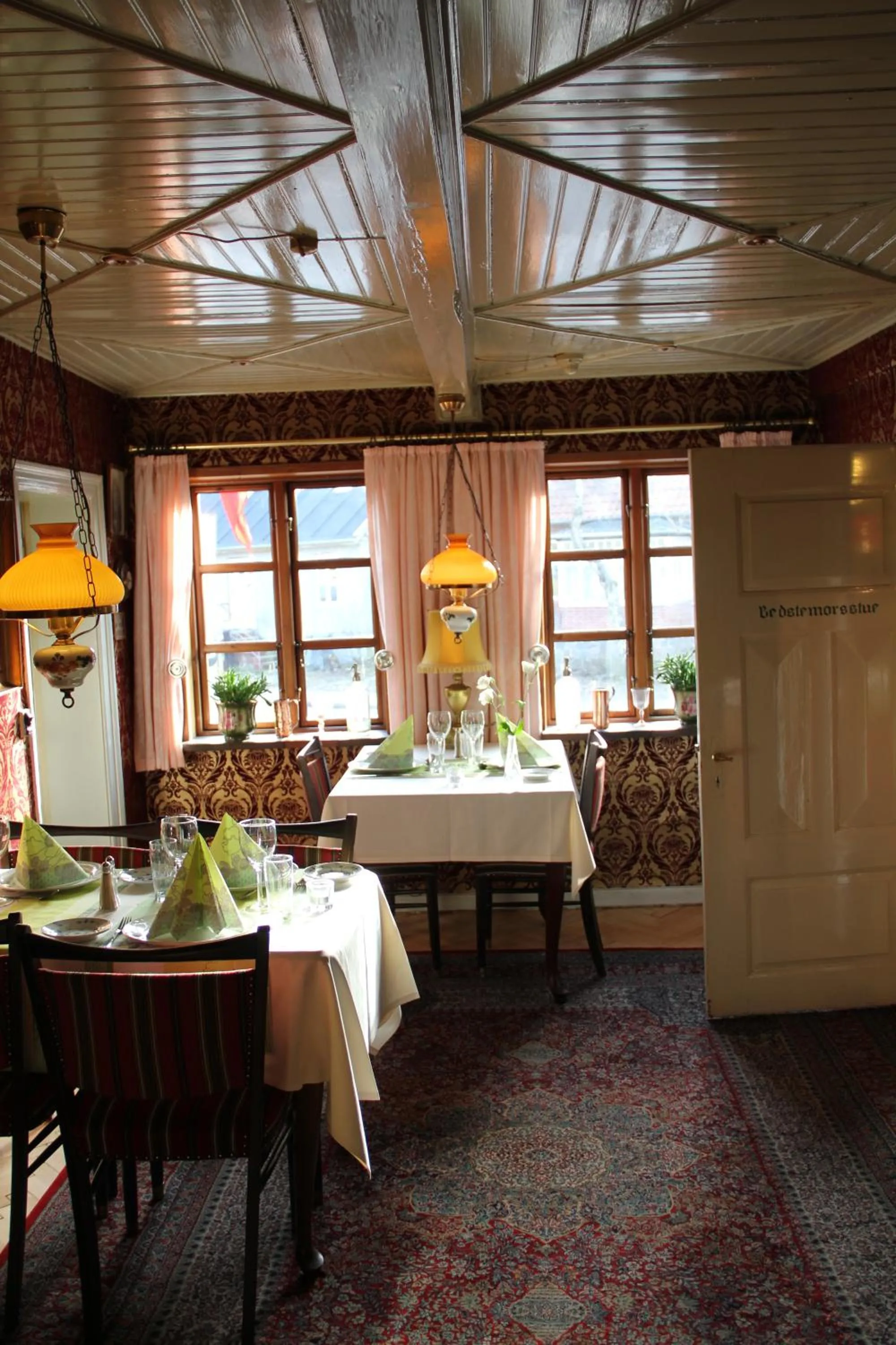 Restaurant/places to eat in Hotel Laasby Kro