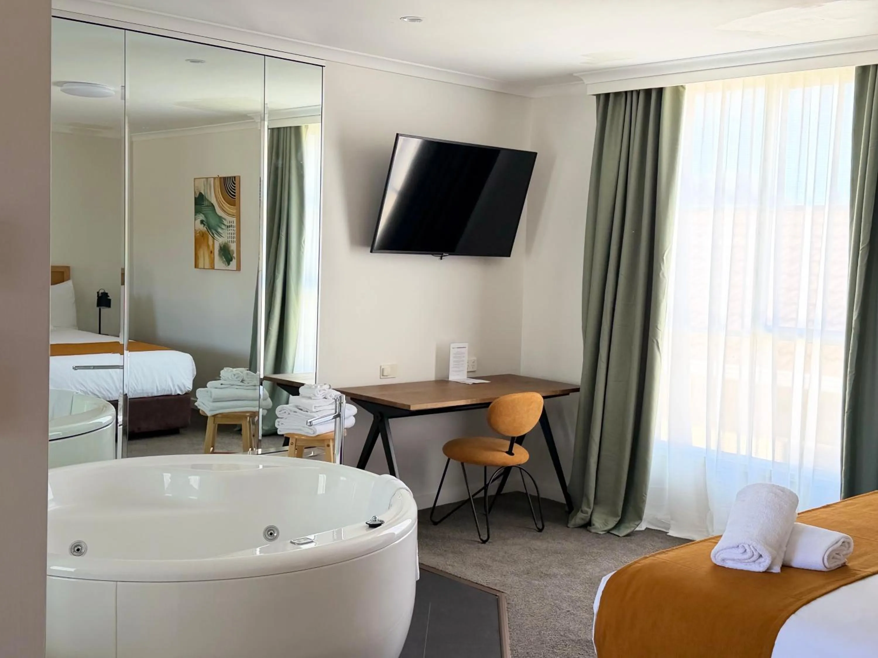 Spa and wellness centre/facilities, Bed in Mid City Motel Warrnambool