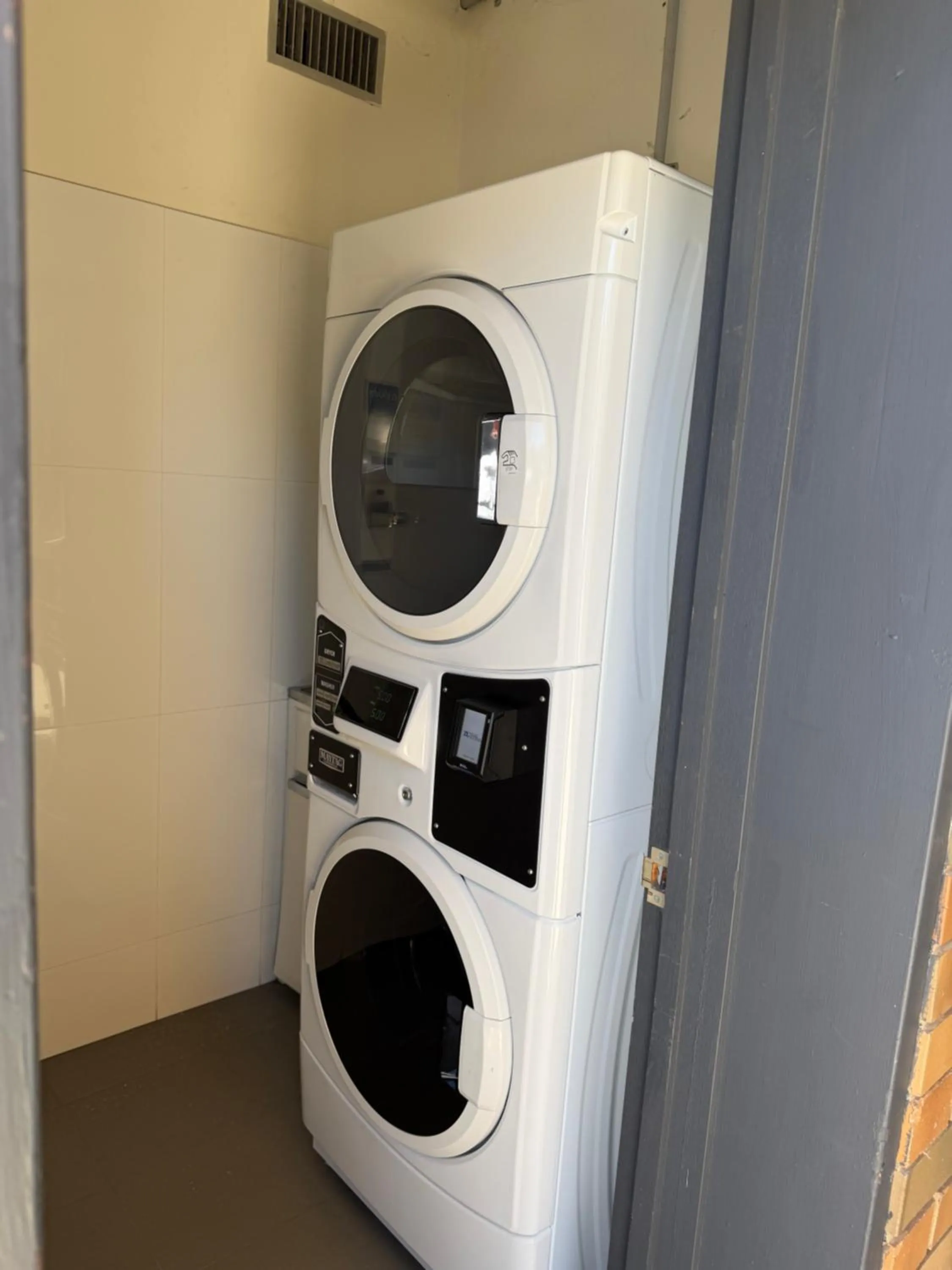 laundry in Mid City Motel Warrnambool