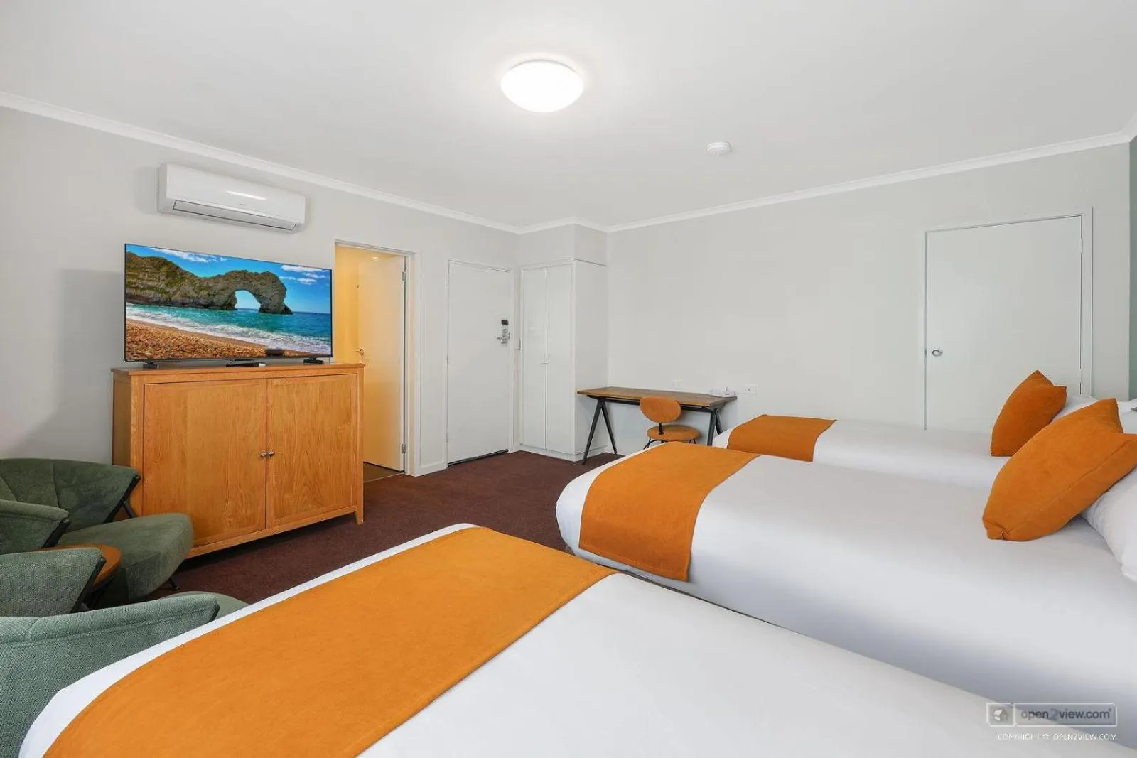 Bedroom in Mid City Motel Warrnambool
