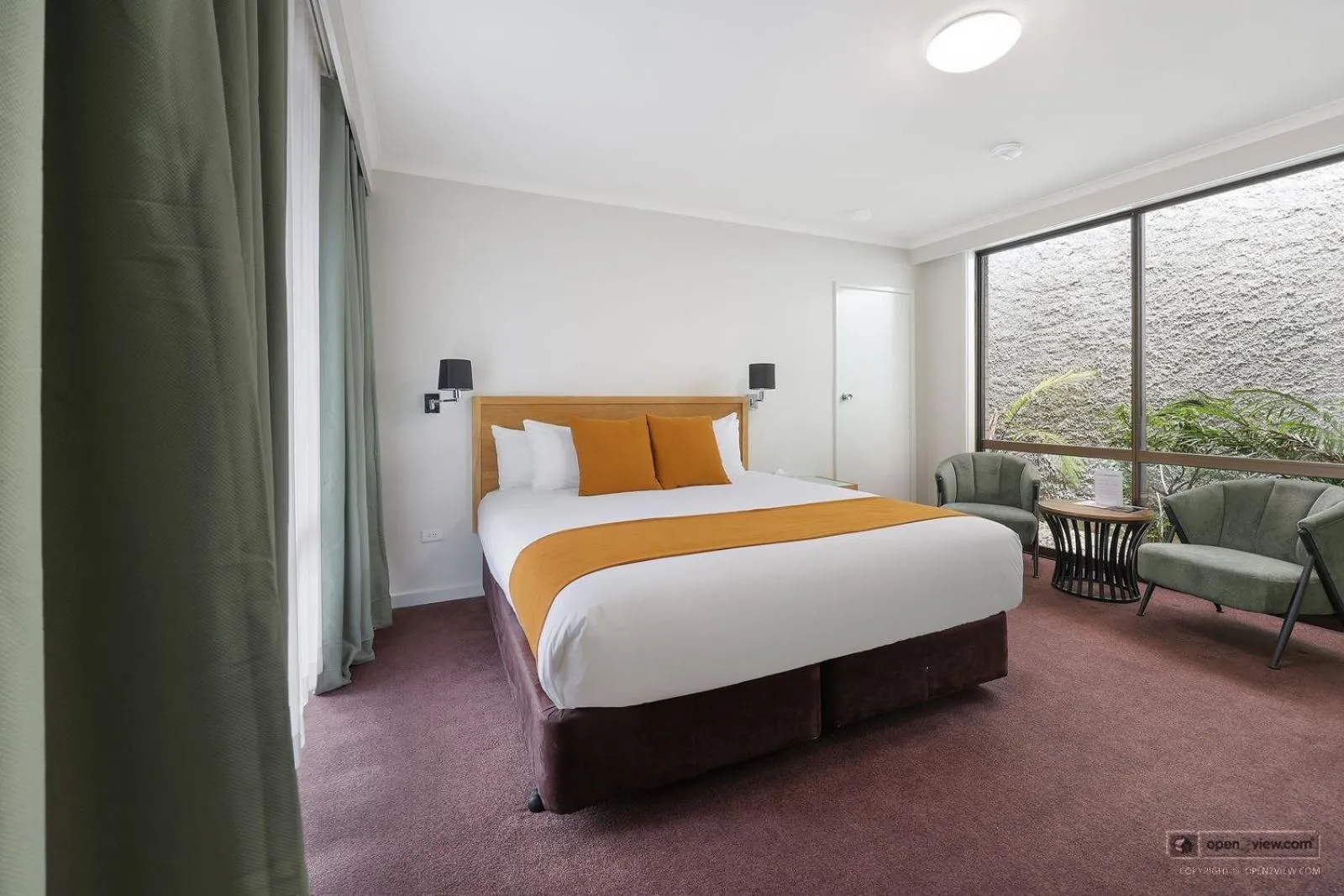 Bed in Mid City Motel Warrnambool