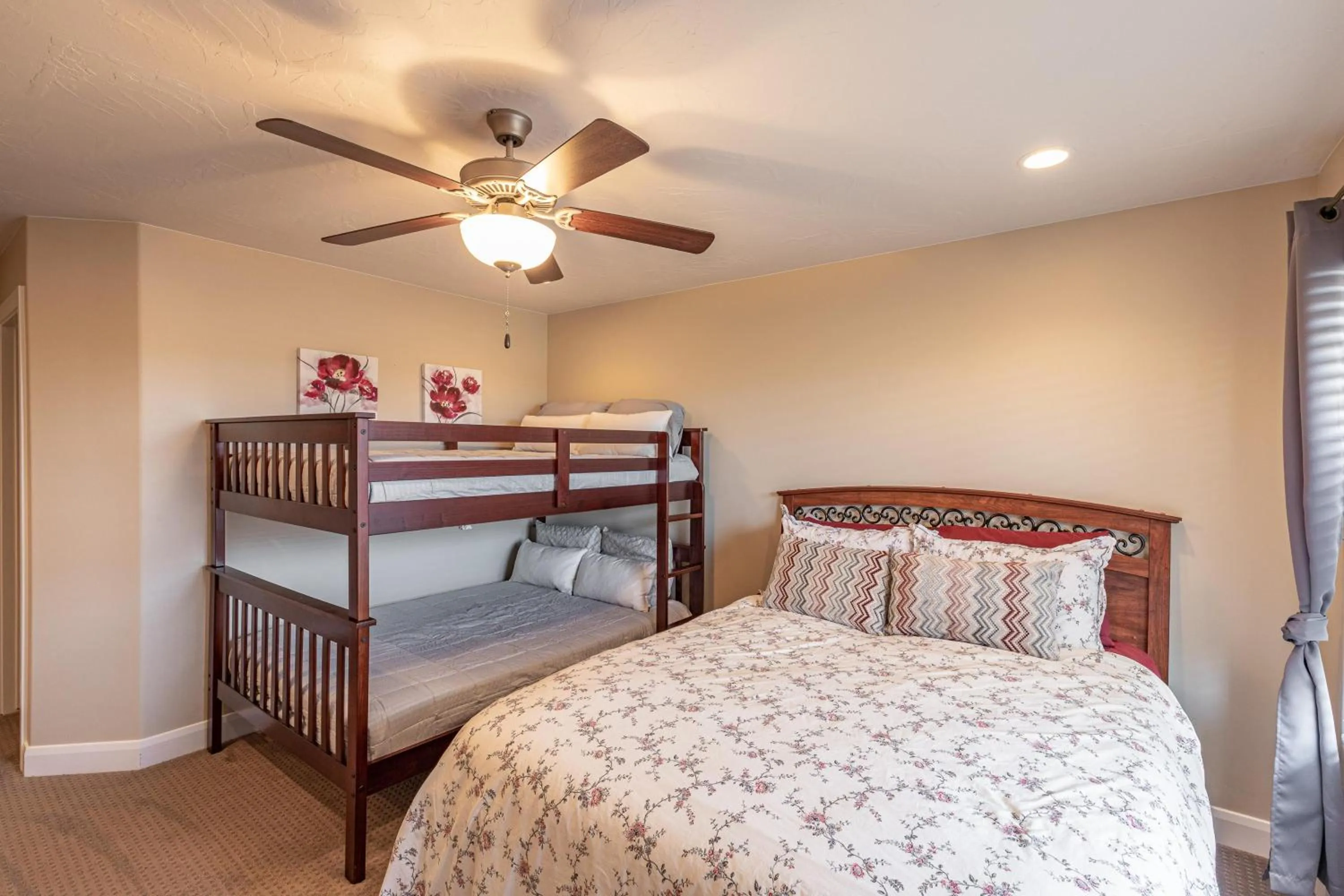 Bed in Kickin' It At Karisma