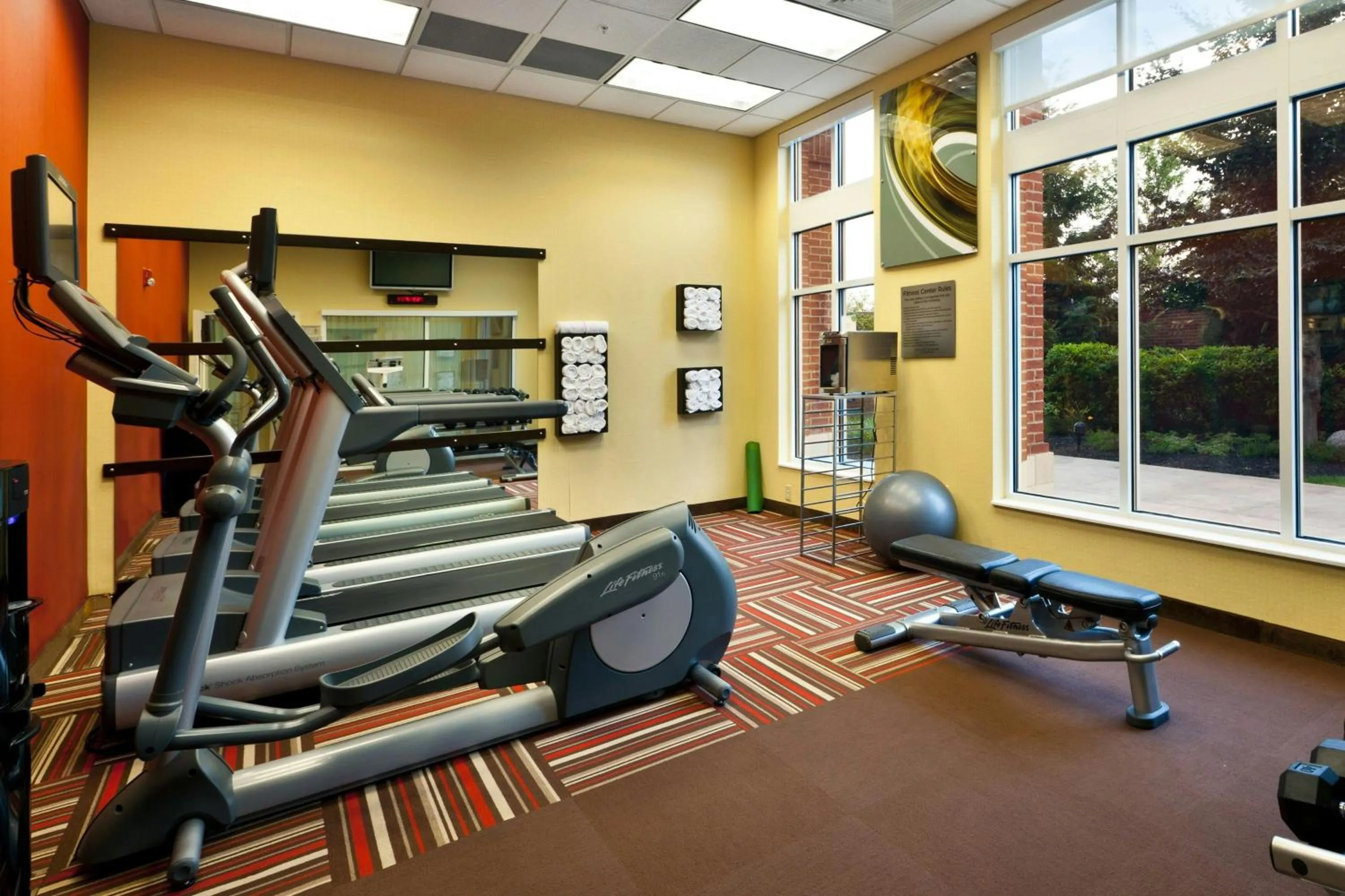 Fitness centre/facilities in Courtyard Columbus Easton