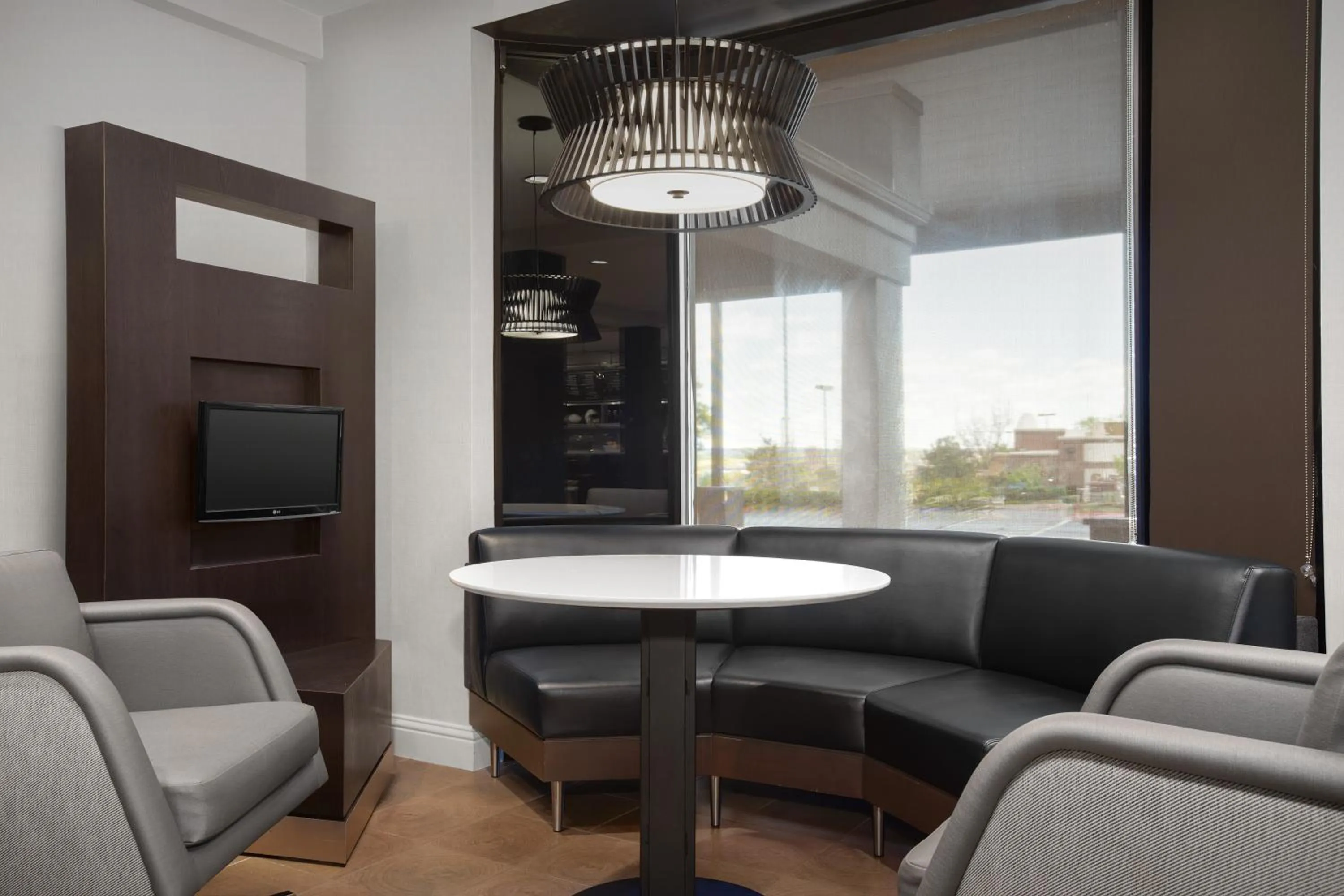 Restaurant/places to eat in Courtyard by Marriott Colorado Springs South