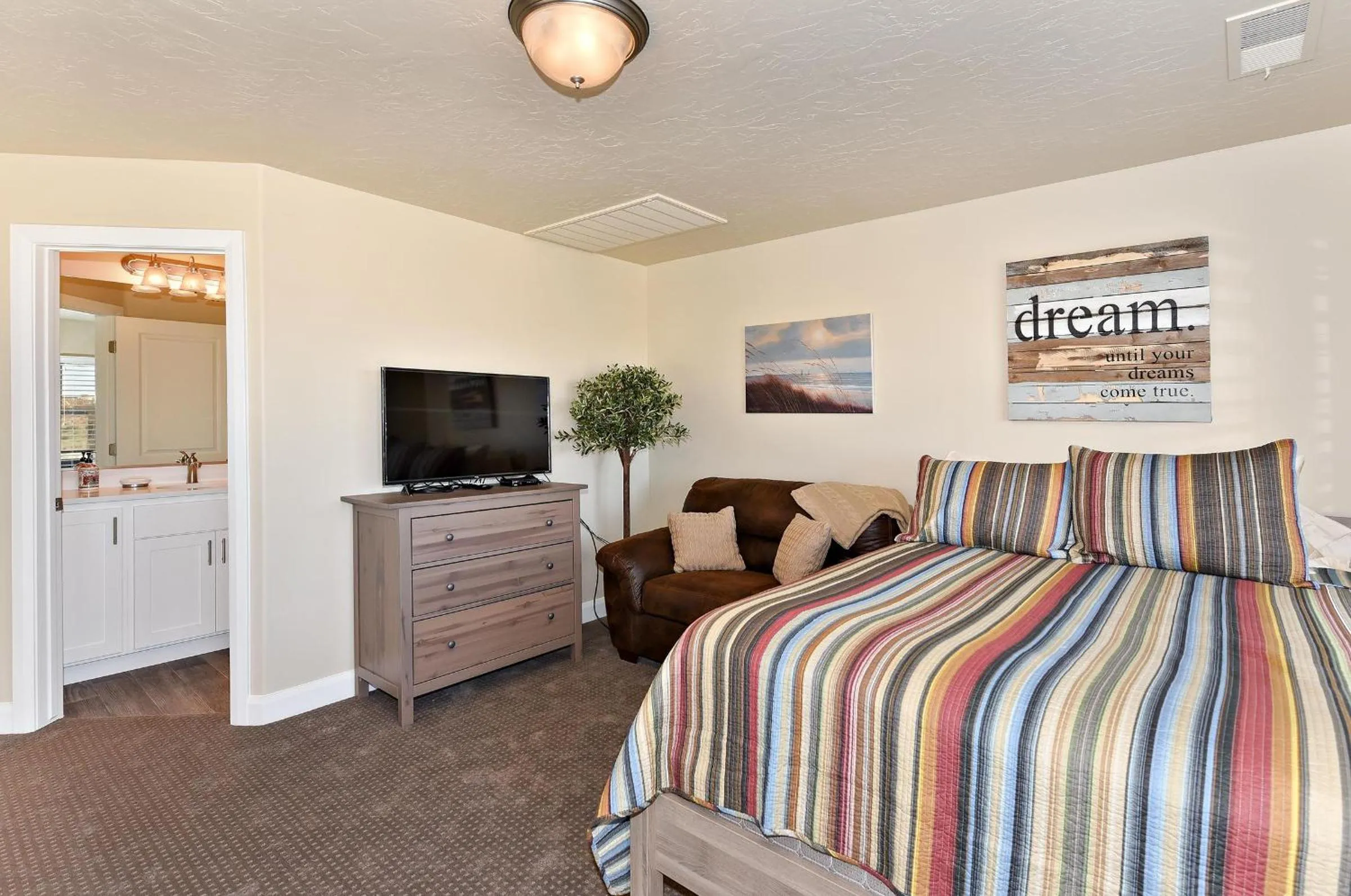 Bed in Once Upon A Tee Time