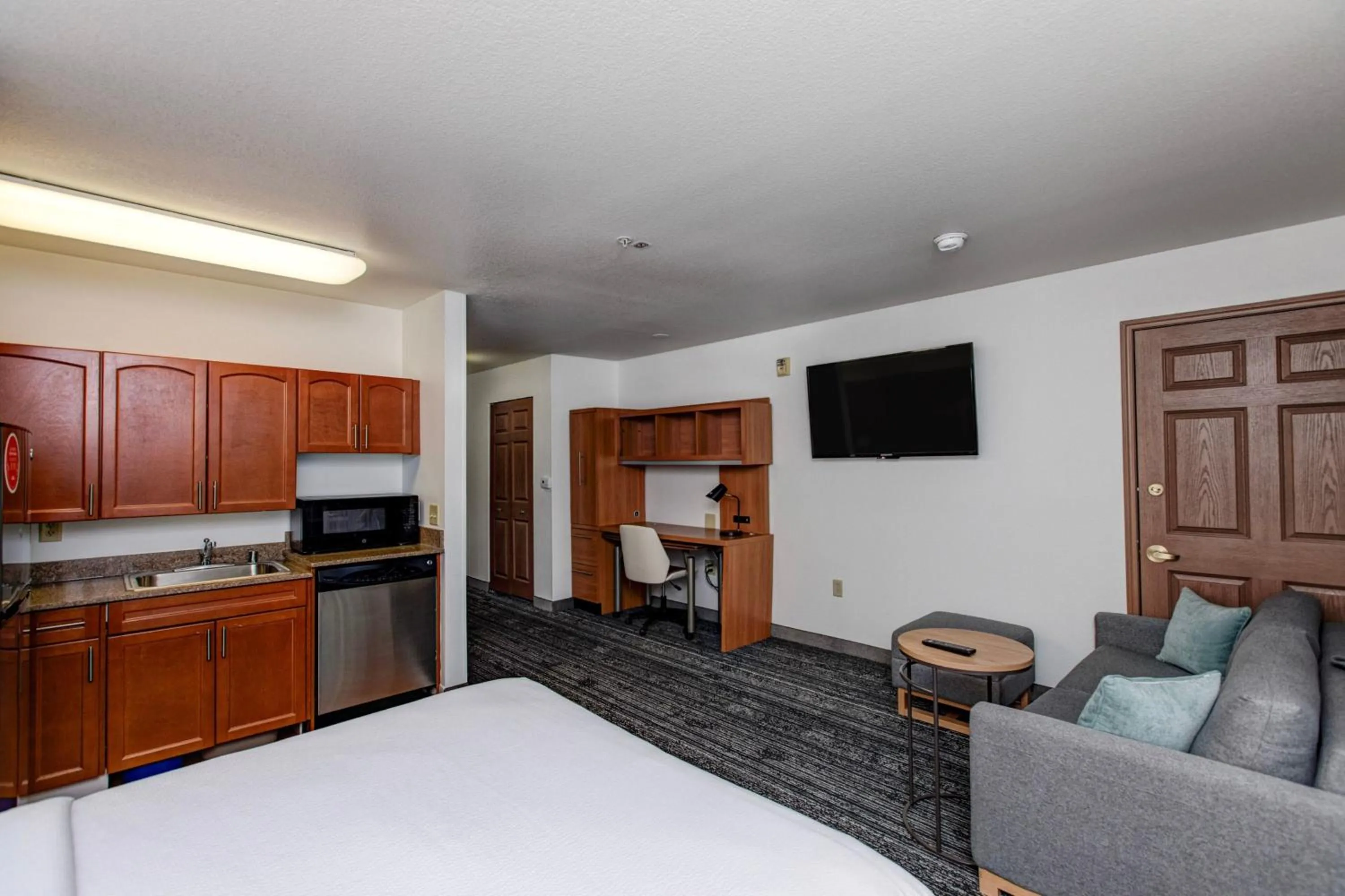Bedroom, Bed in TownePlace Suites Colorado Springs