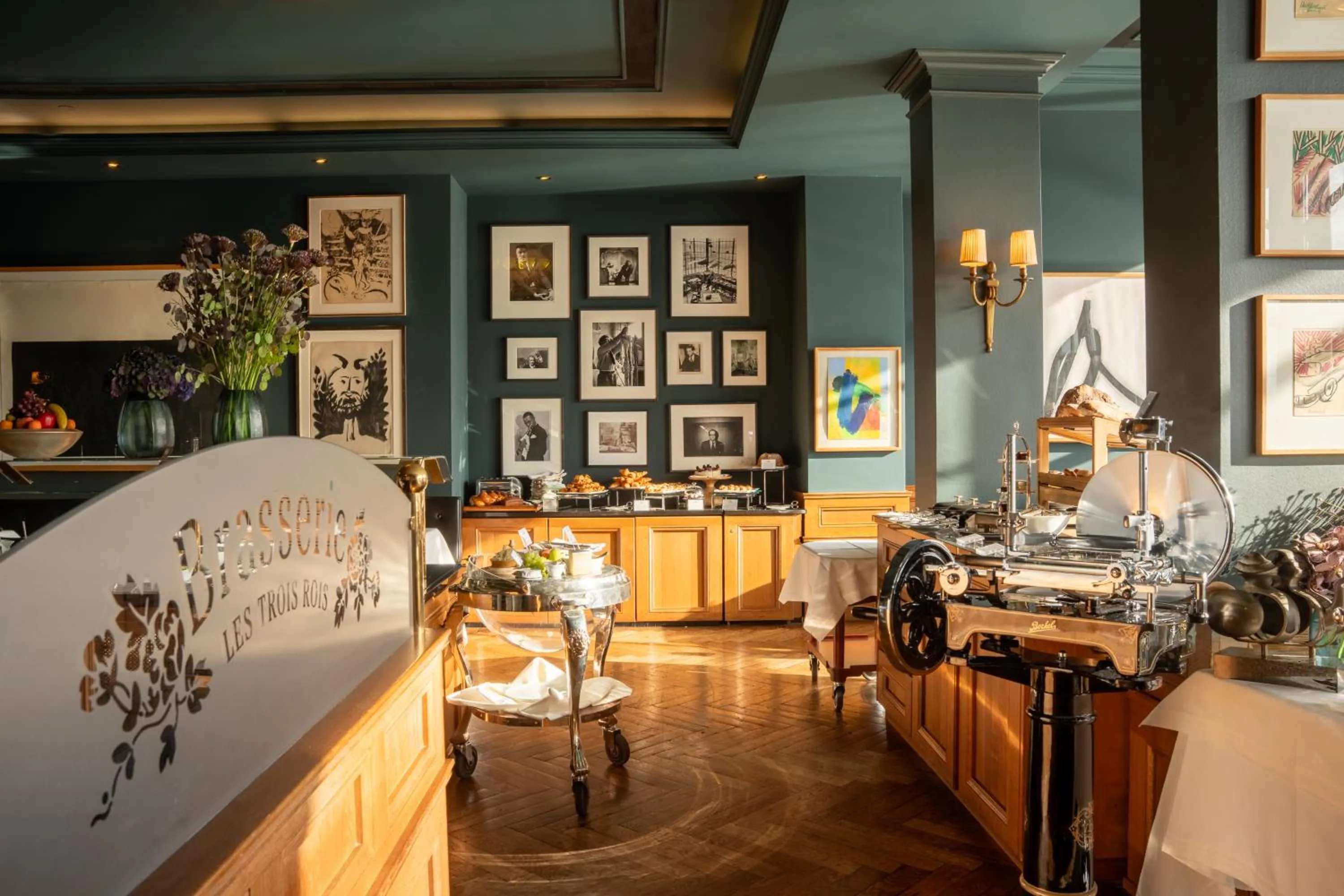 Breakfast in Grand Hotel LES TROIS ROIS