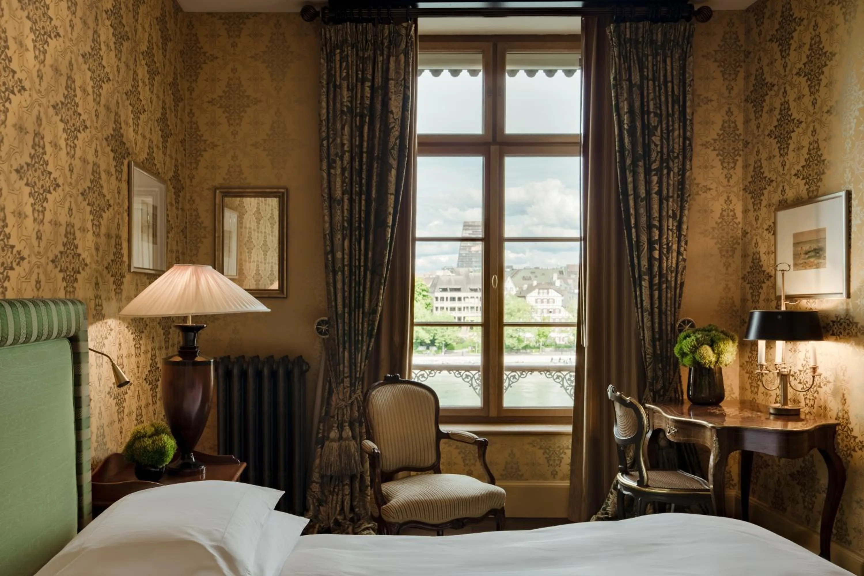 Bedroom, Bed in Grand Hotel LES TROIS ROIS