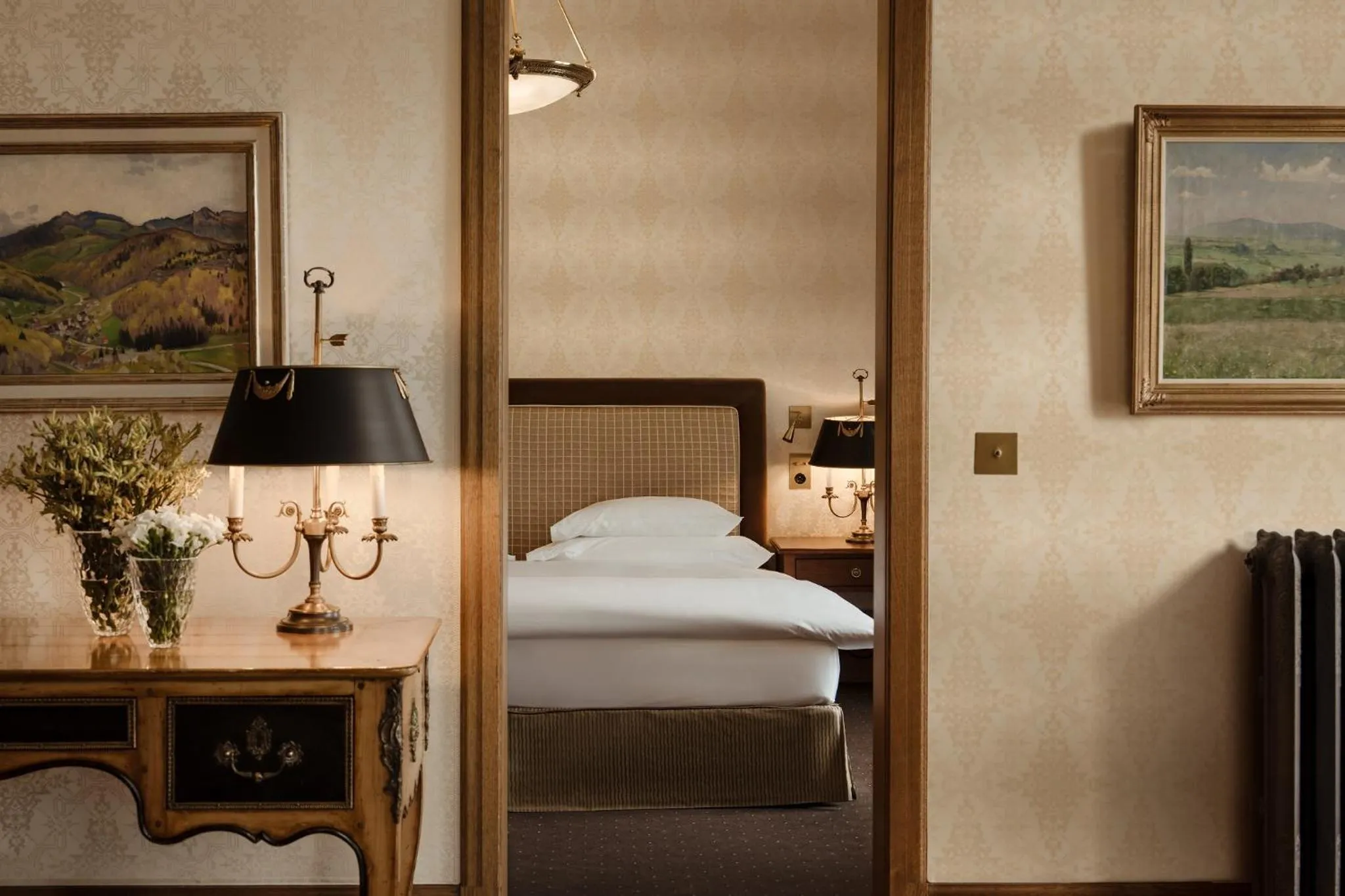 Bed in Grand Hotel LES TROIS ROIS