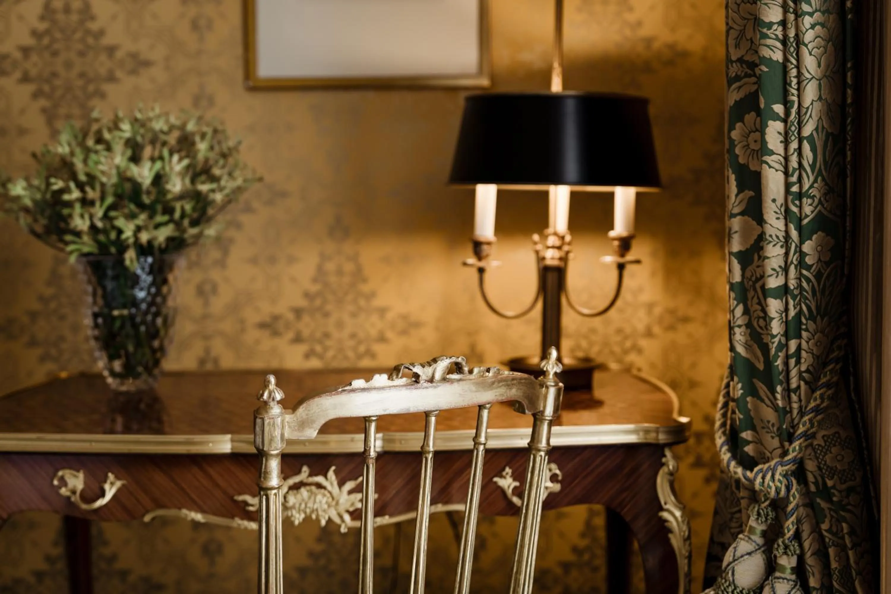 Photo of the whole room in Grand Hotel LES TROIS ROIS