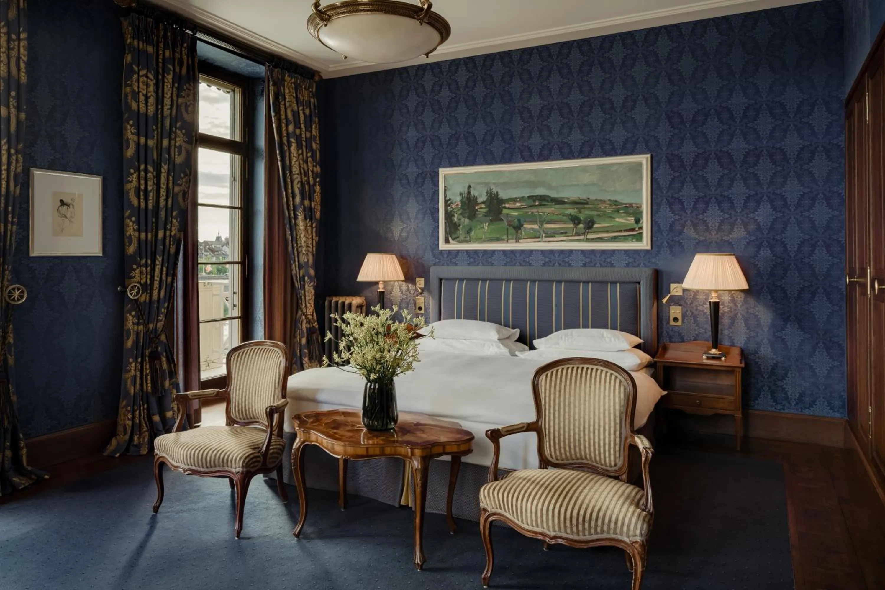 Bed in Grand Hotel LES TROIS ROIS