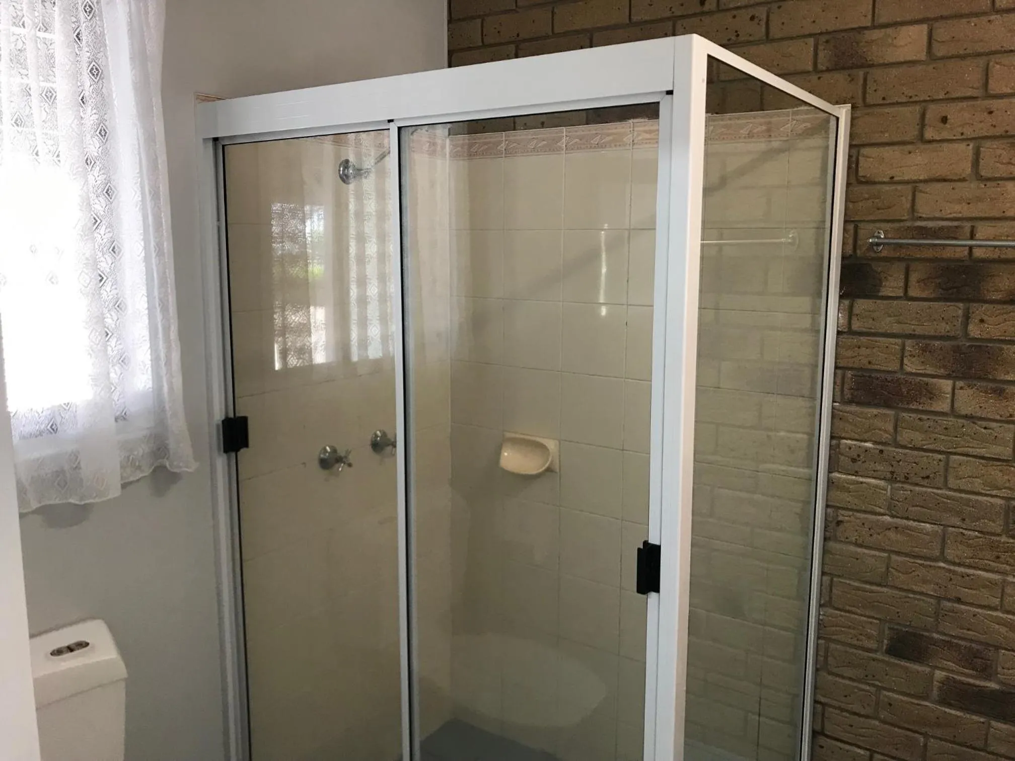 Shower in True Blue Motor Inn