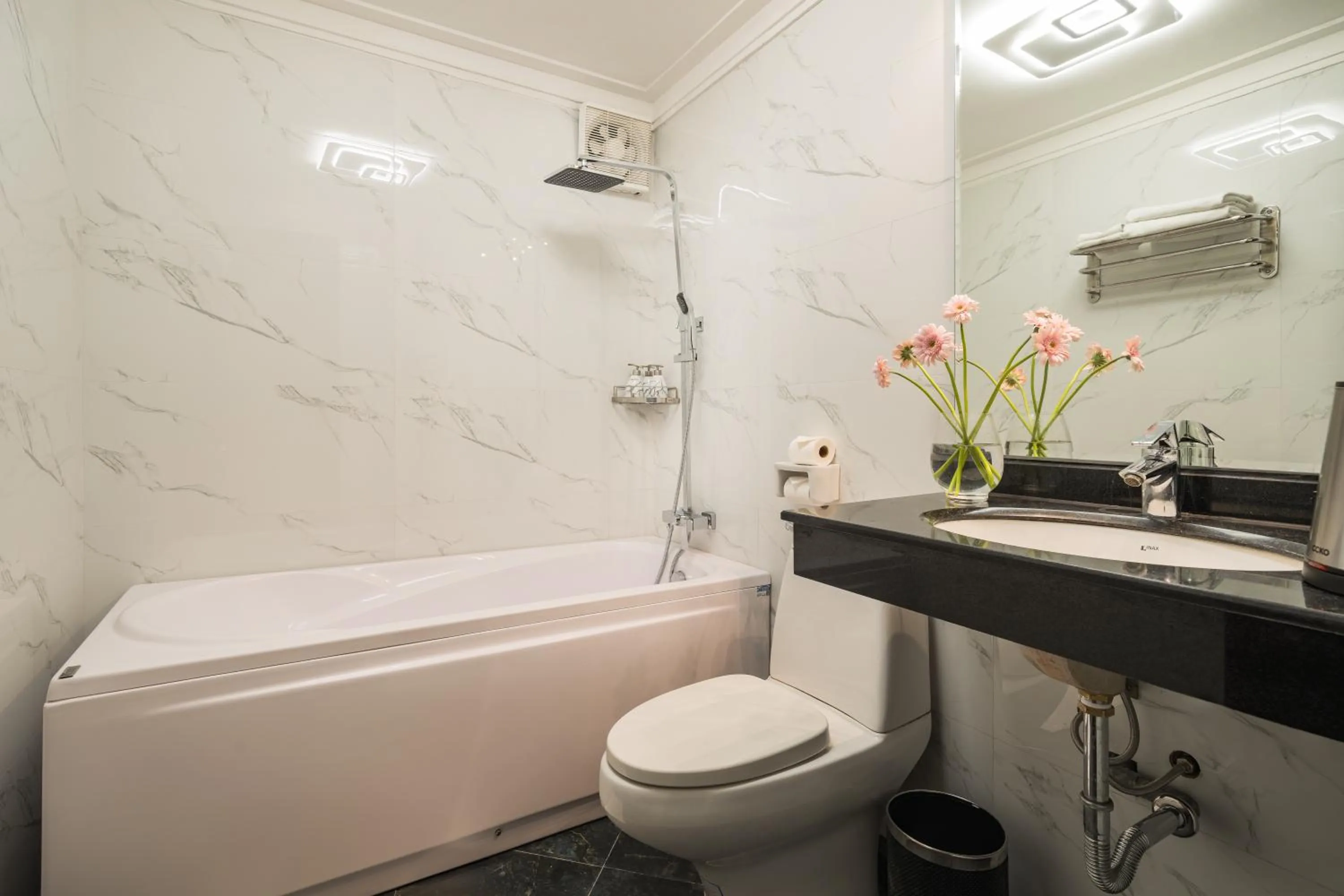 Bathroom in Hanoi Little Town Hotel