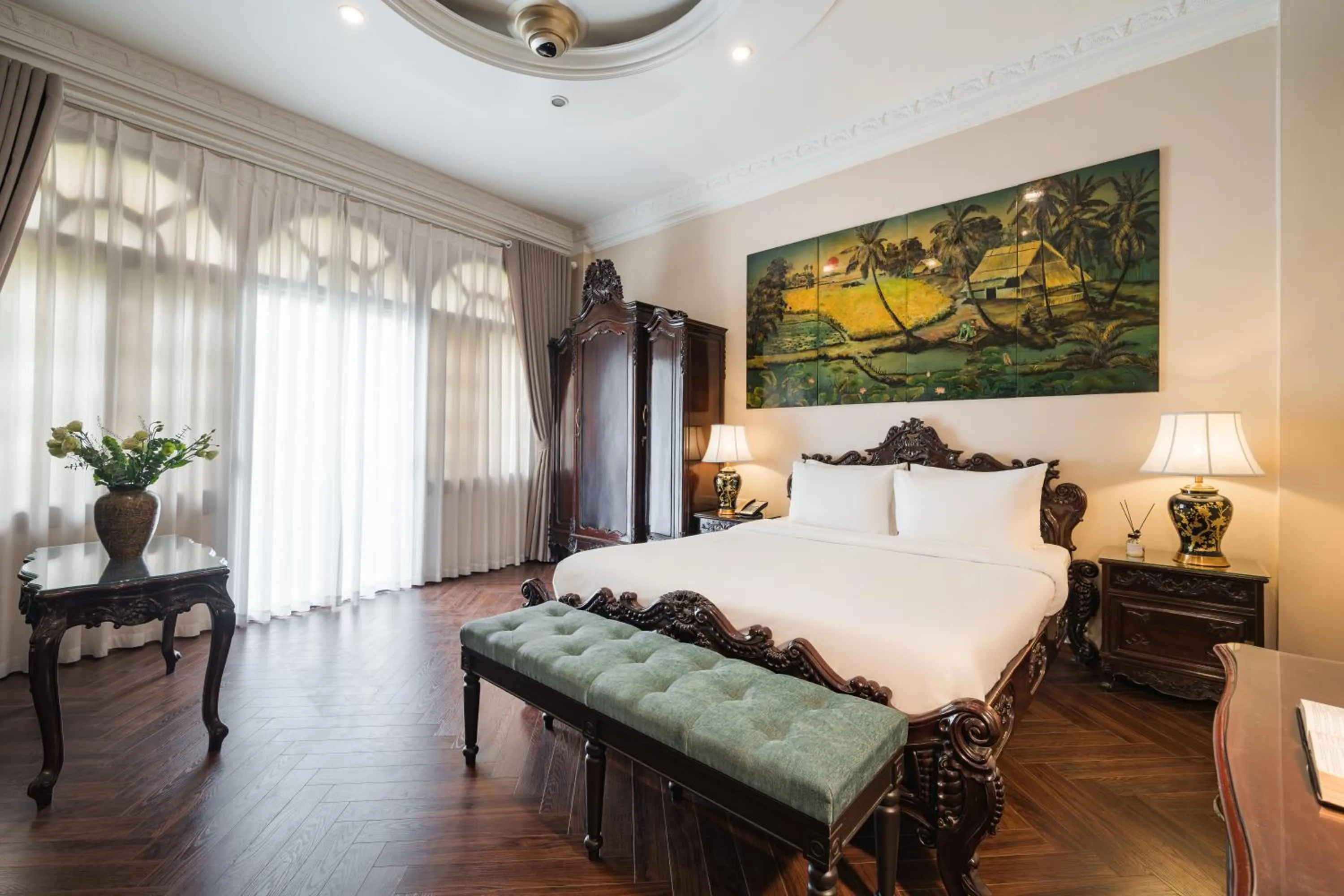 Photo of the whole room, Bed in Hanoi Little Town Hotel