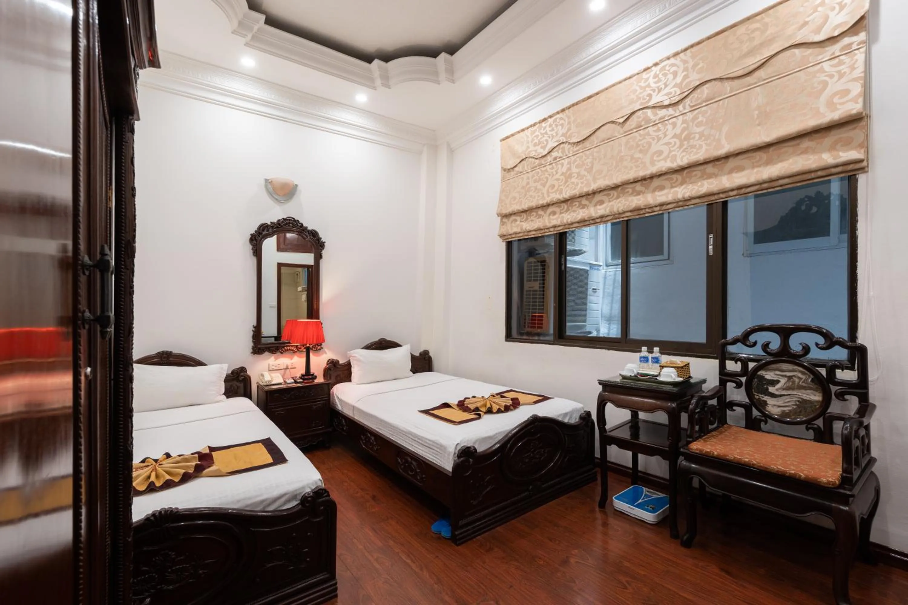 Photo of the whole room, Bed in Hanoi Little Town Hotel