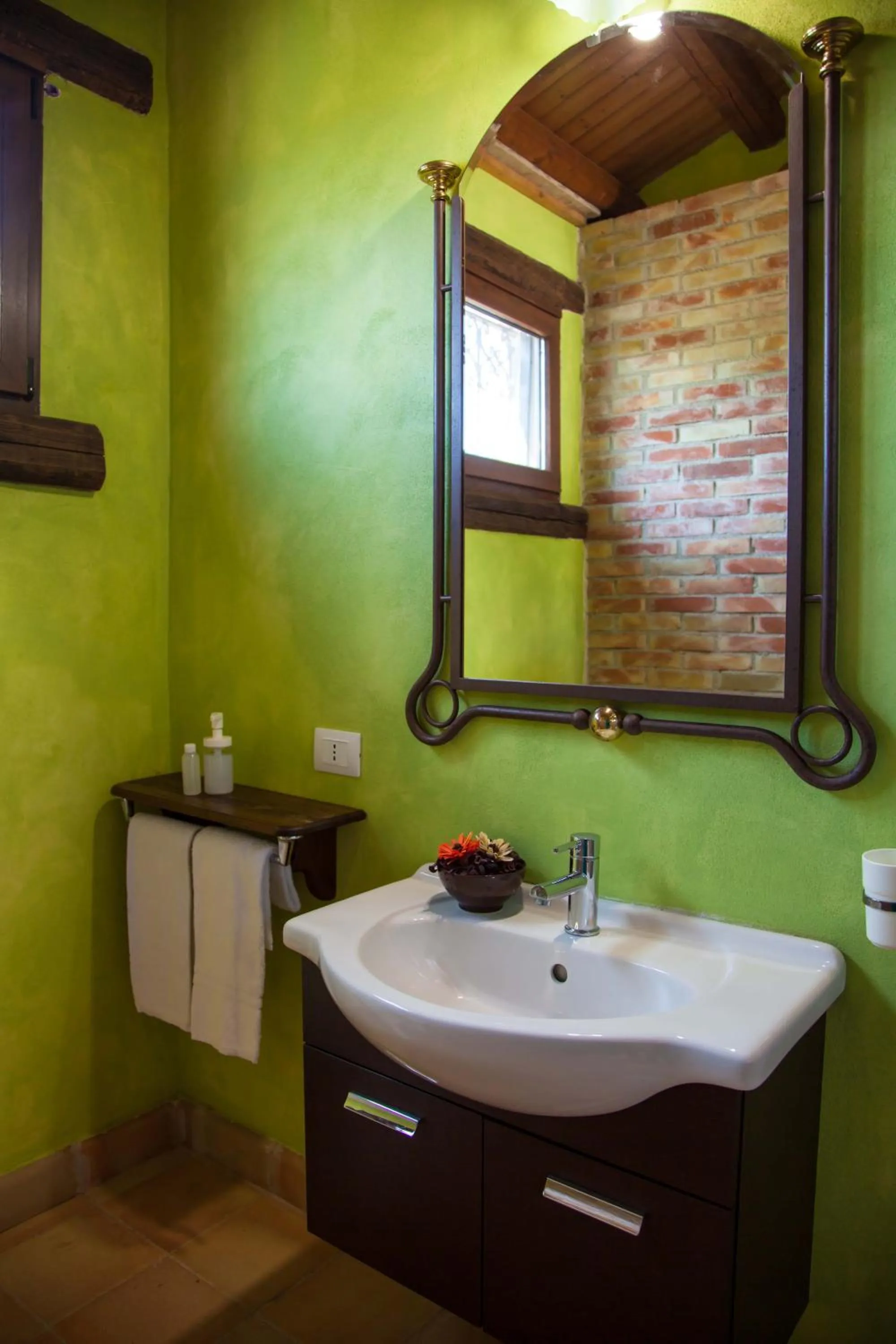 Bathroom in Casa Go'El