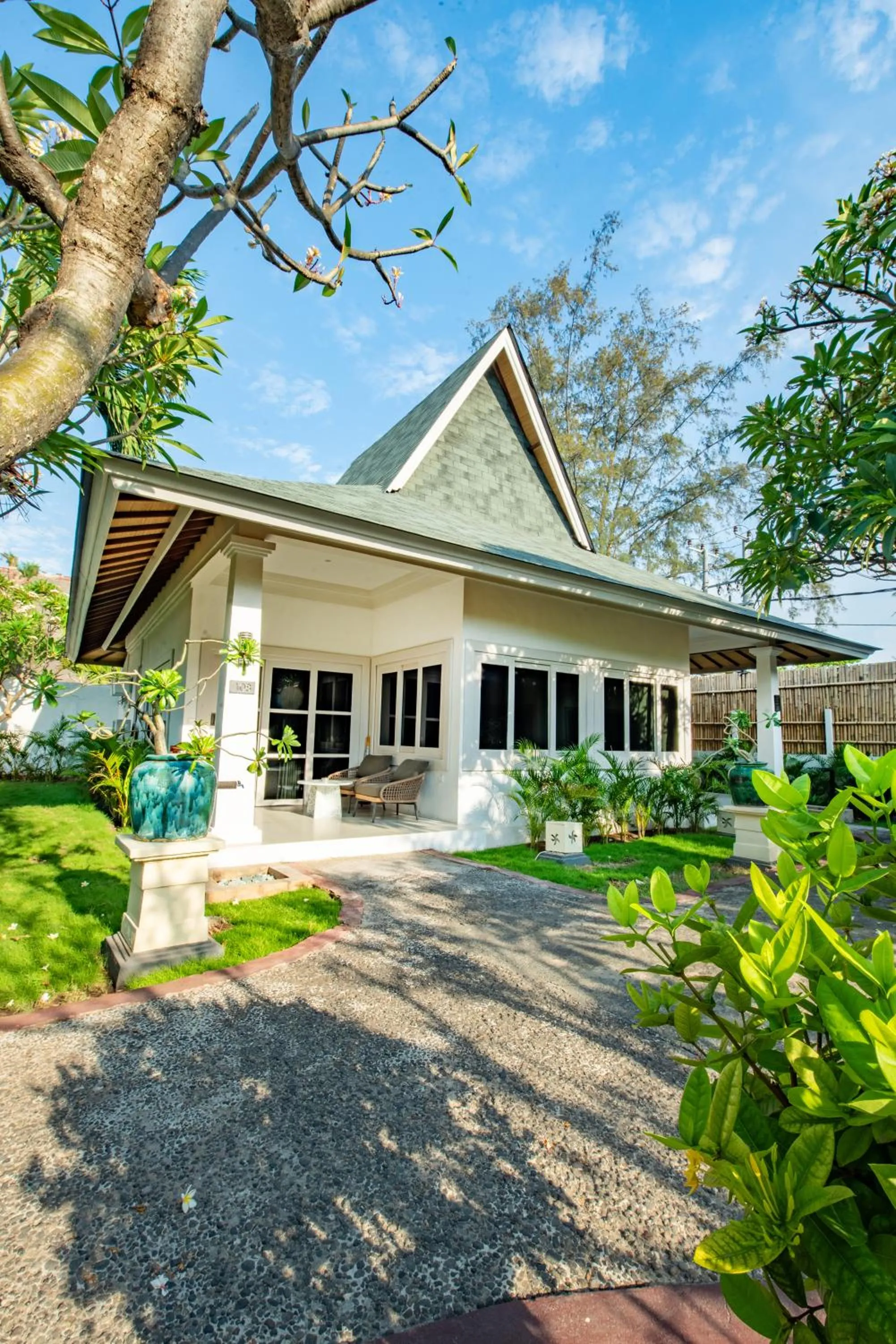 Villa Almarik Resort