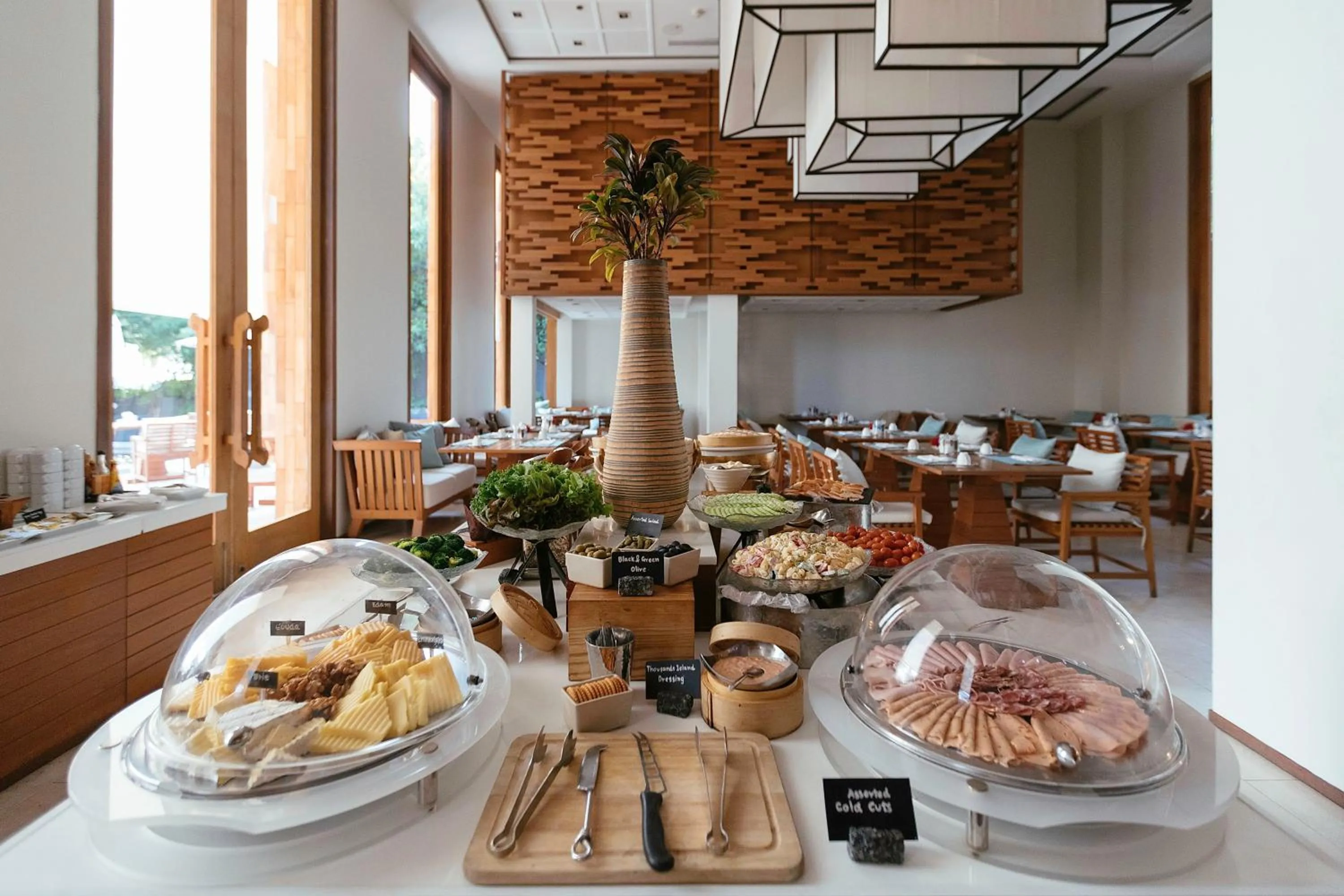 Restaurant/places to eat in Cape Nidhra Hotel