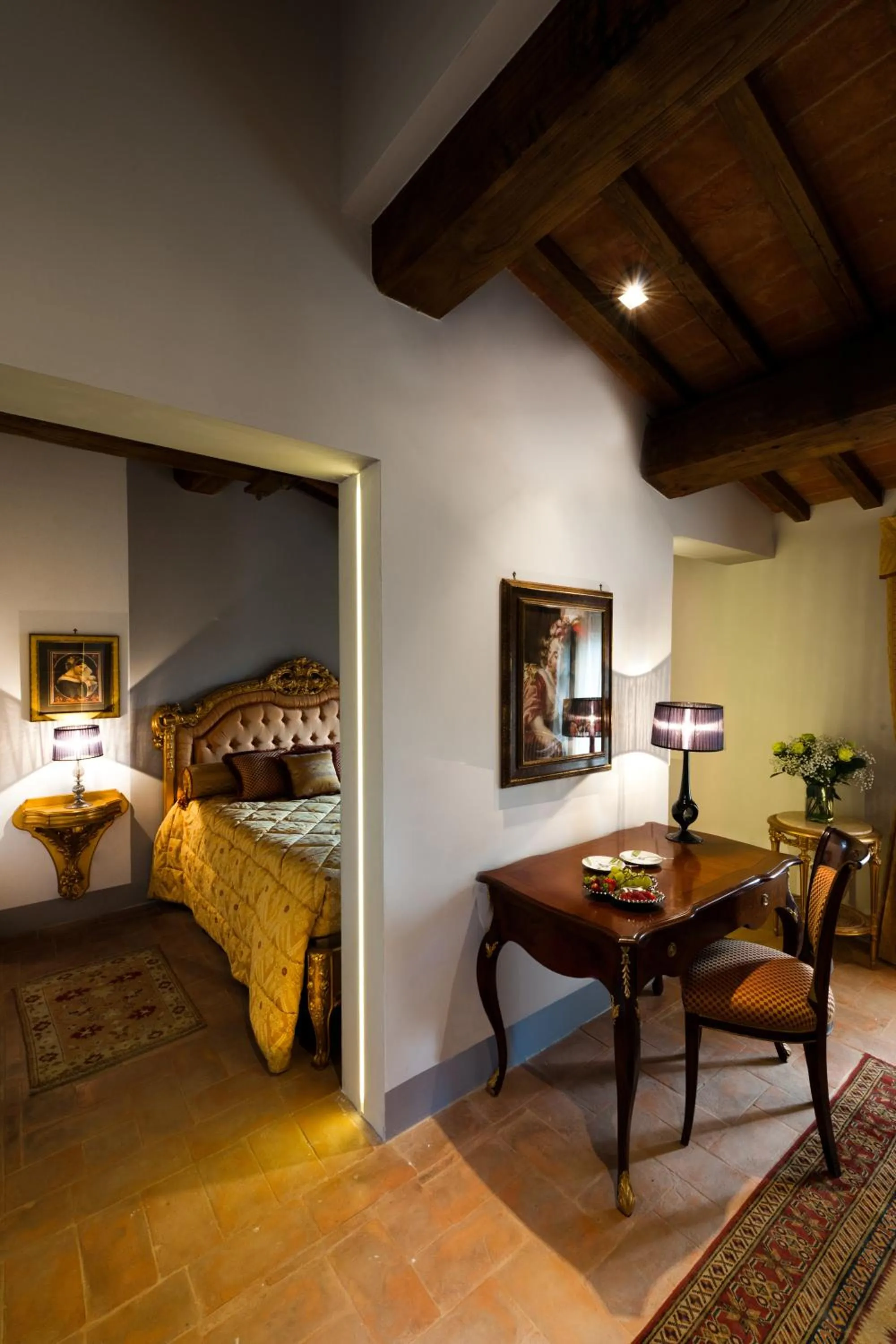 Decorative detail in Villa Armena Relais