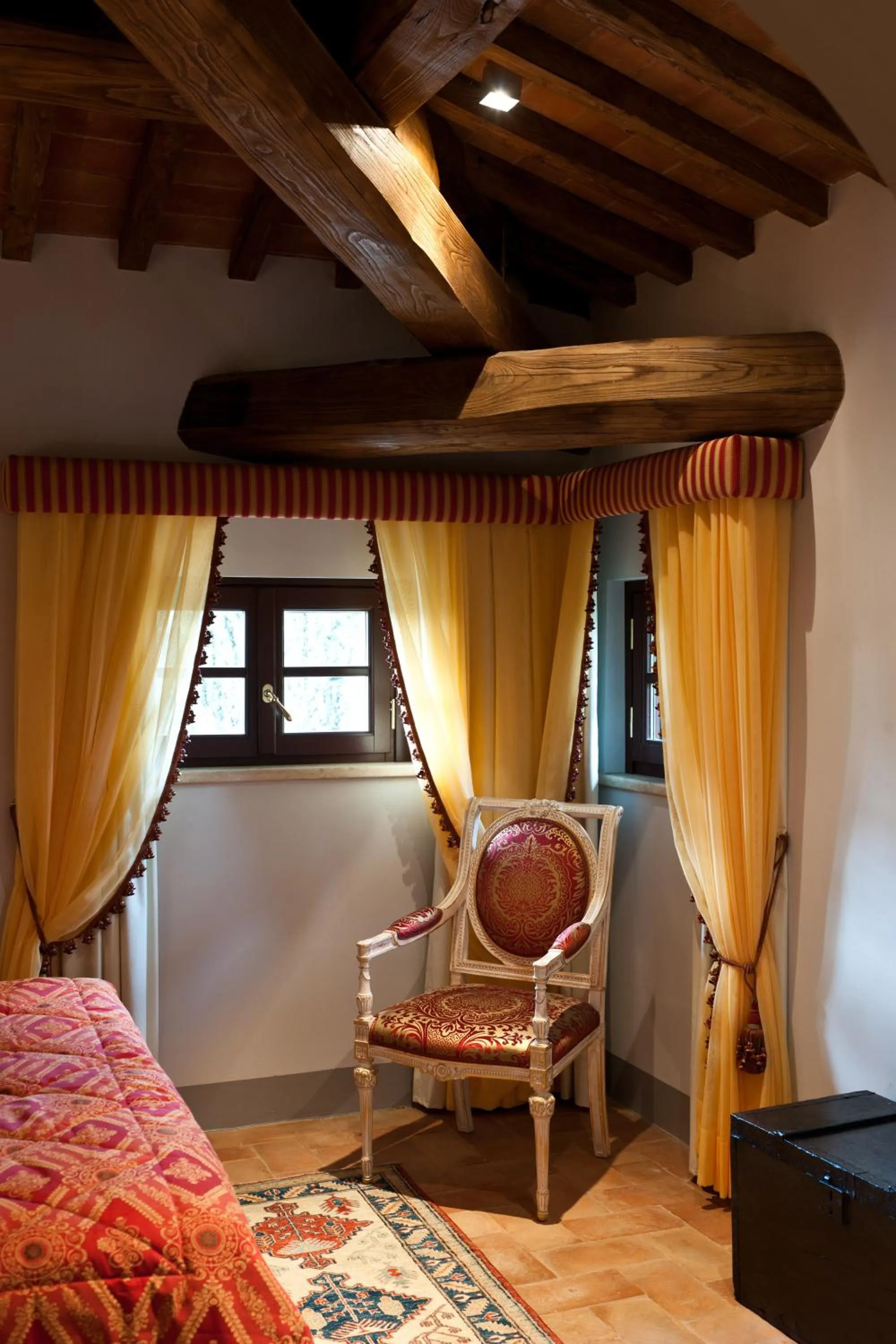 Decorative detail in Villa Armena Relais