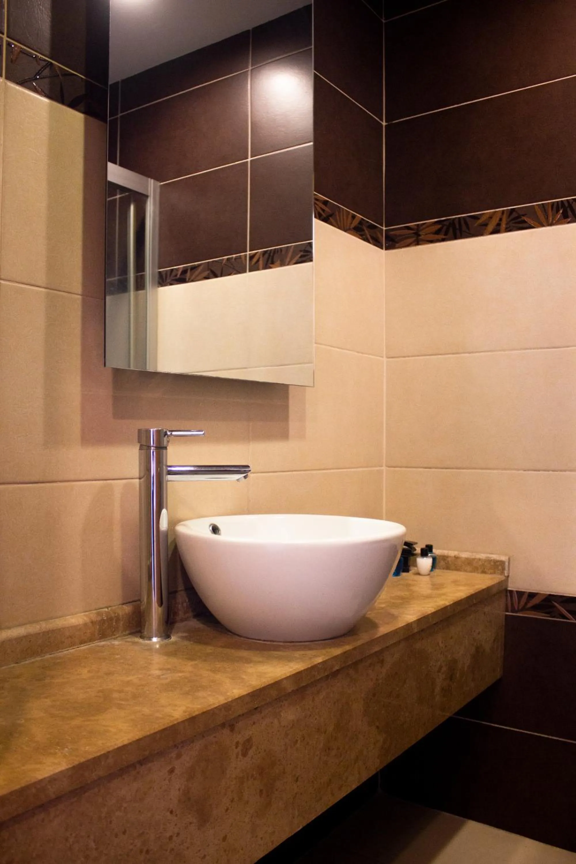 Bathroom in Nüzhet Hotel