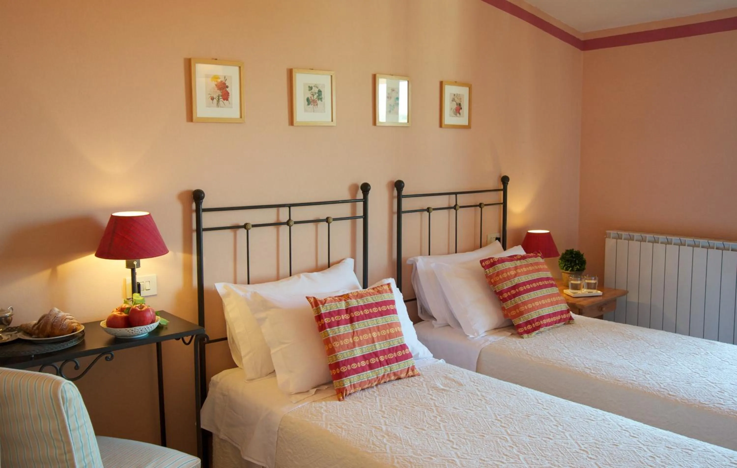 Bed in Albergo La Fontanella