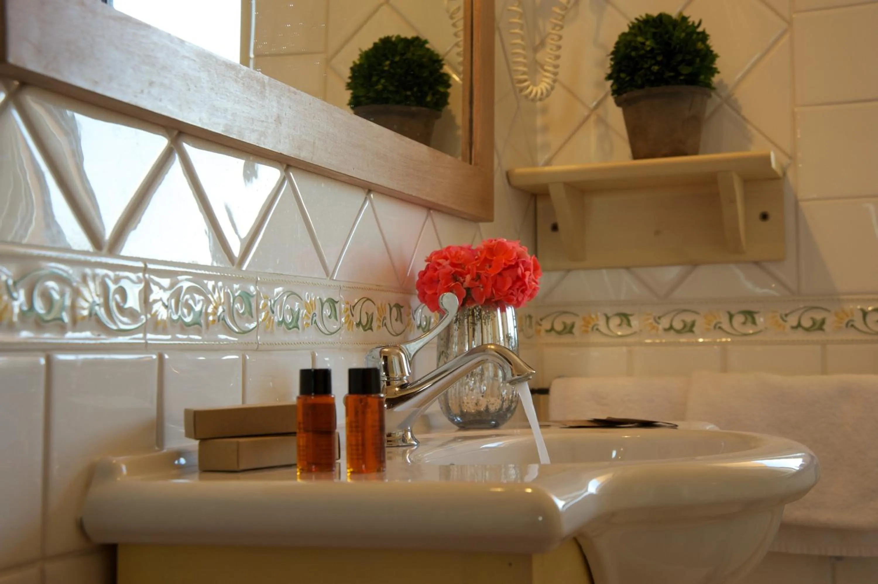 Decorative detail in Albergo La Fontanella