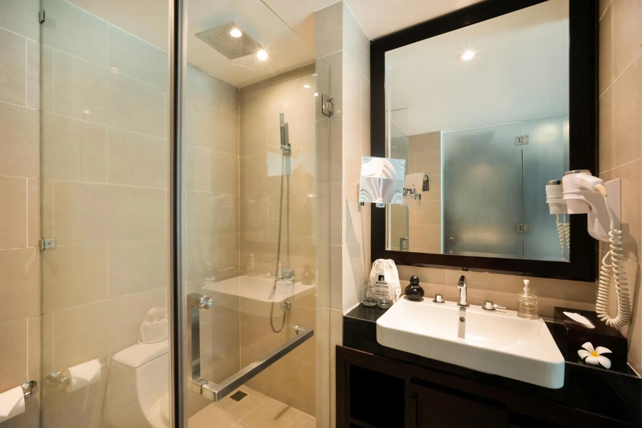 Toilet in Boutique Hoi An Resort