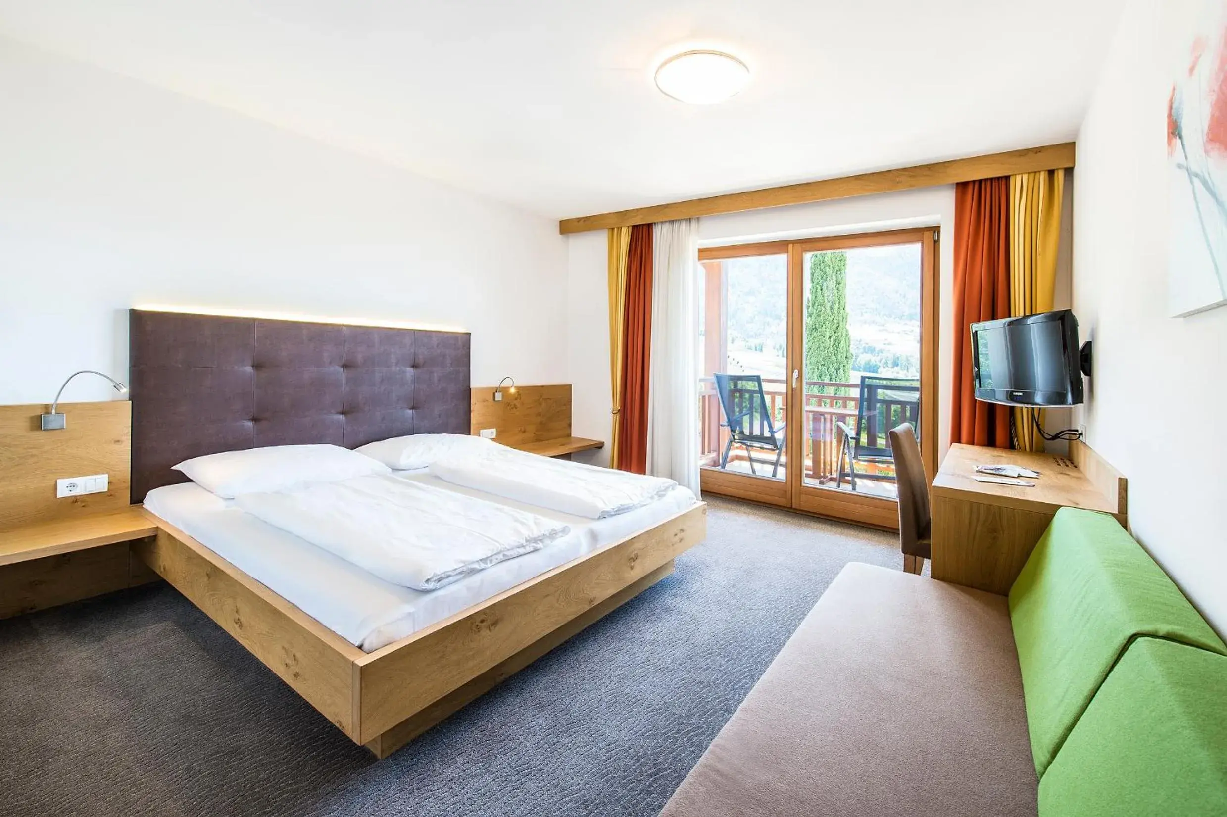 Double Room with Balcony in Hotel-Garni Ehrenfels Double Room with Balcony in Hotel-Garni Ehrenfels