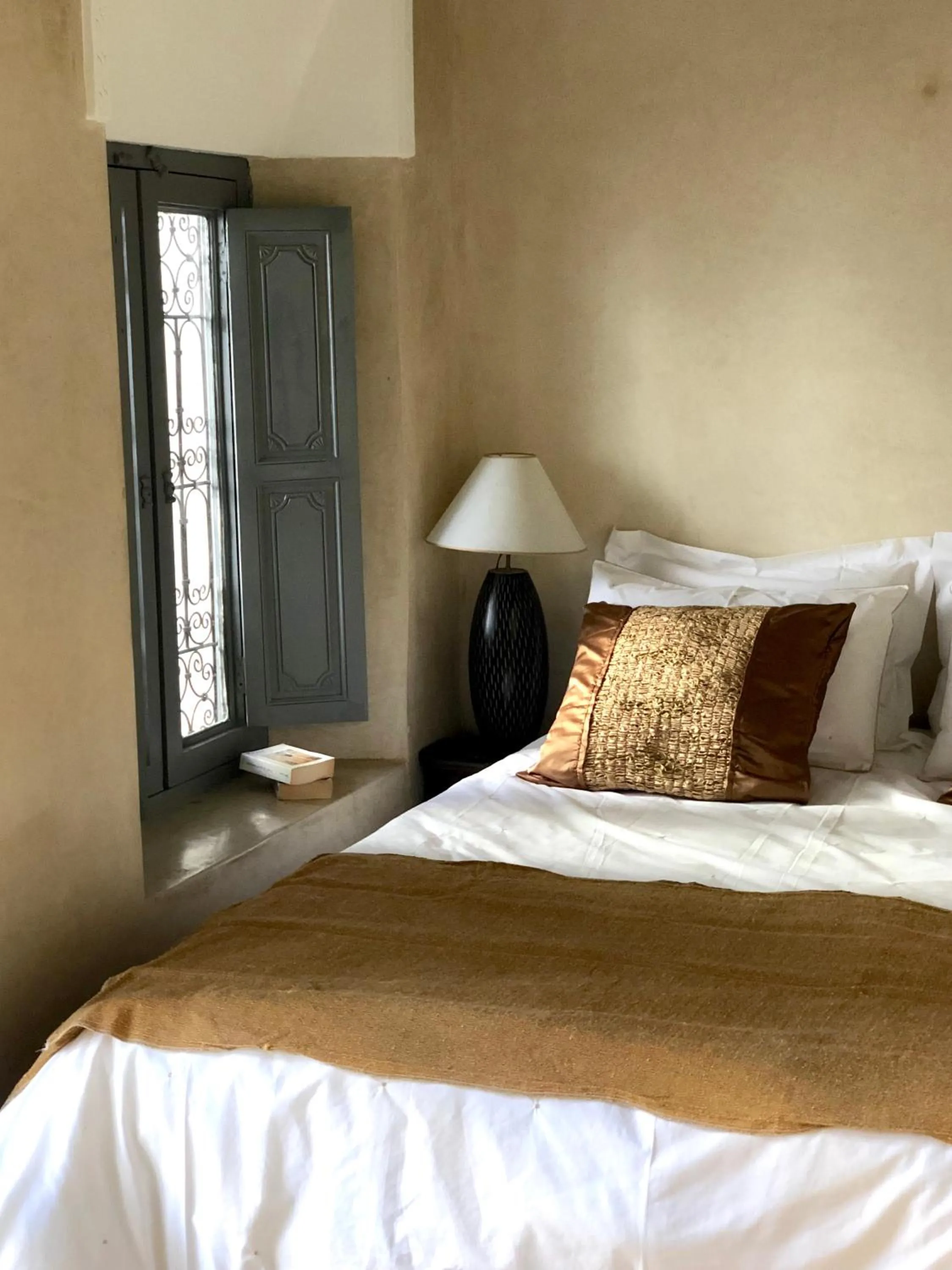 Patio, Bed in Riad Hadika Maria