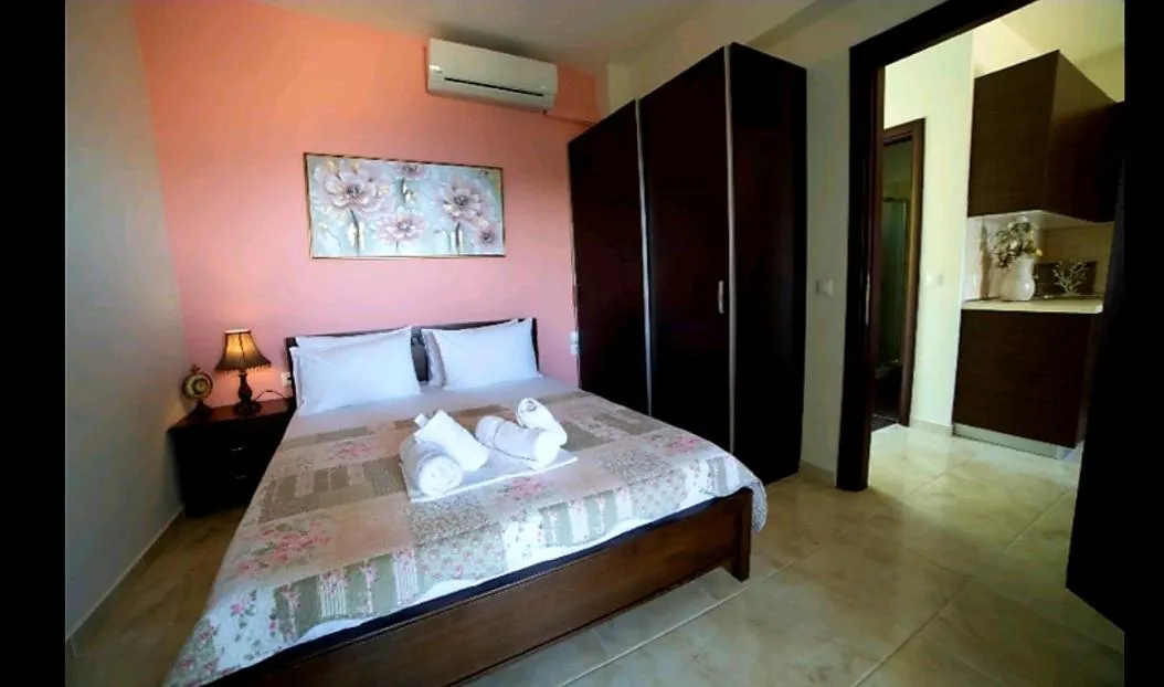 Bed in GoldenHill Studios&apartments